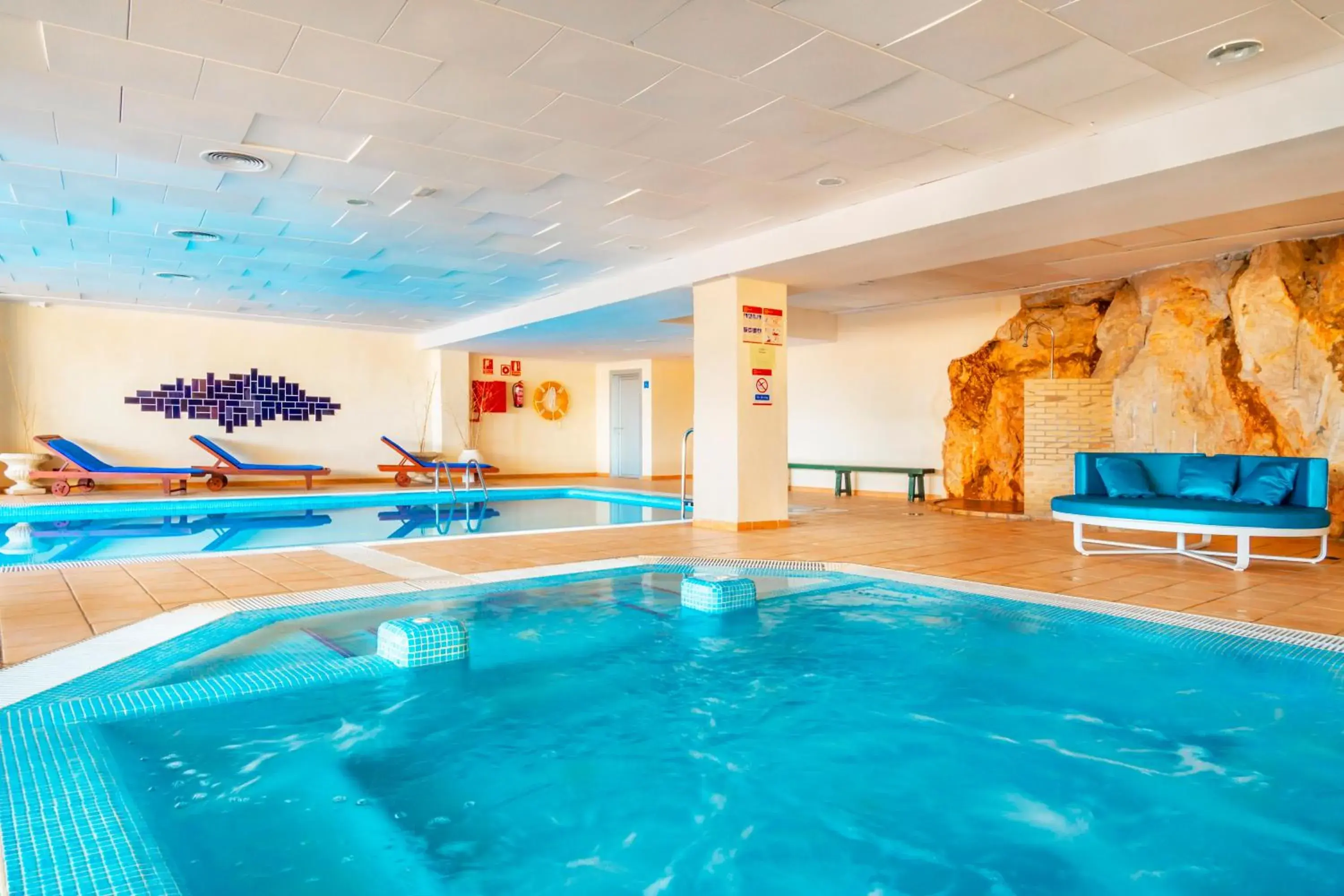 Sauna, Swimming Pool in Hotel Na Forana