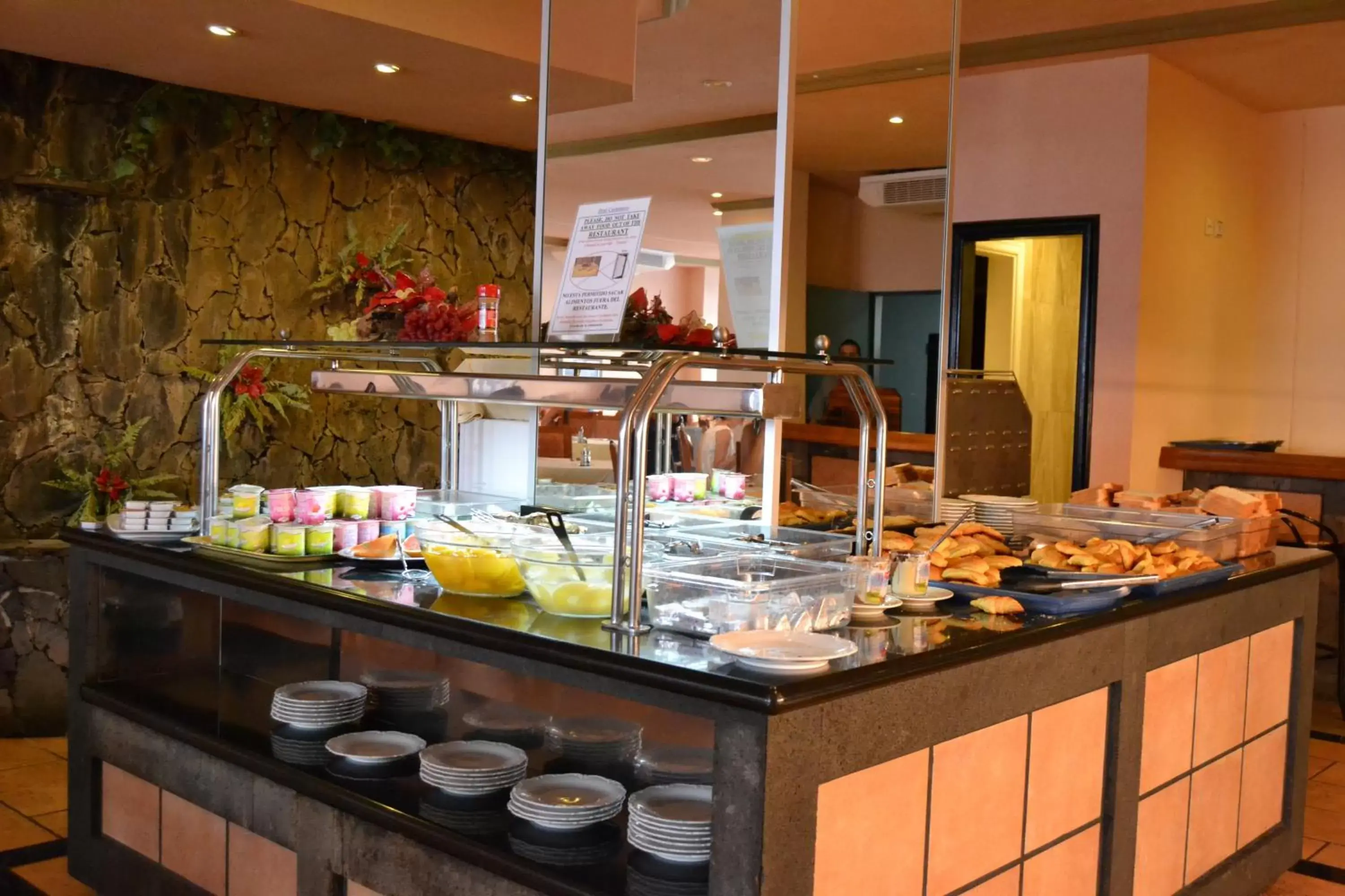 Restaurant/places to eat, Food in Hotel Zentral Center - Adults only