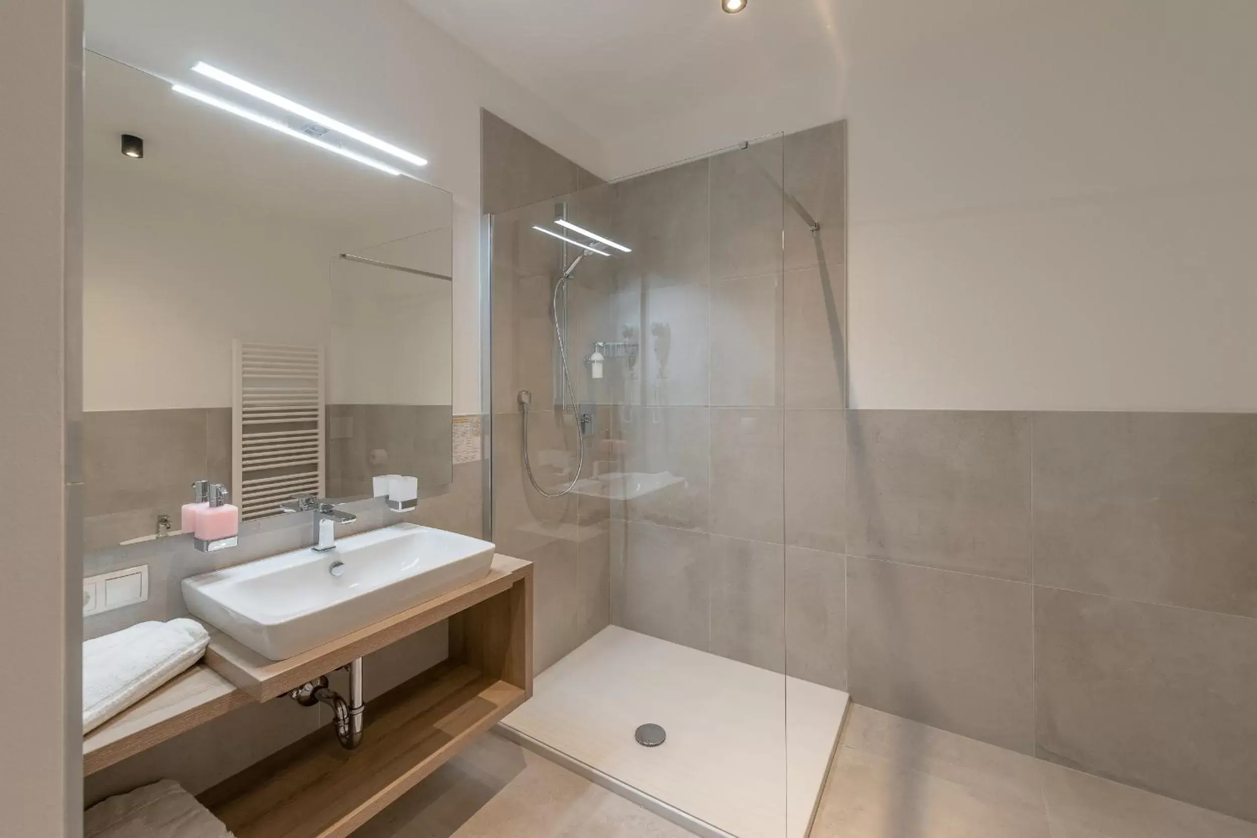 Bathroom in Residence Garni Hotel Vineus