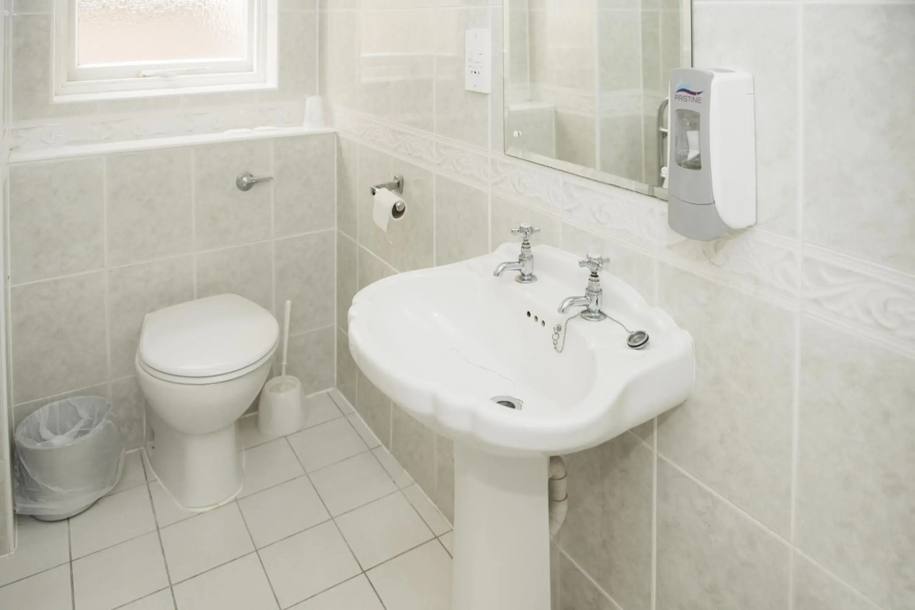 Day, Bathroom in OYO Paddington House Hotel