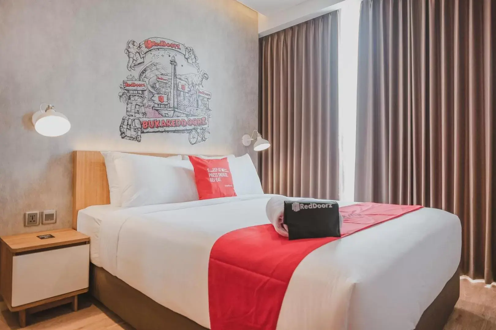 Bedroom, Bed in RedDoorz Plus @ Thamrin Bedroom, Bed in RedDoorz Plus @ Thamrin