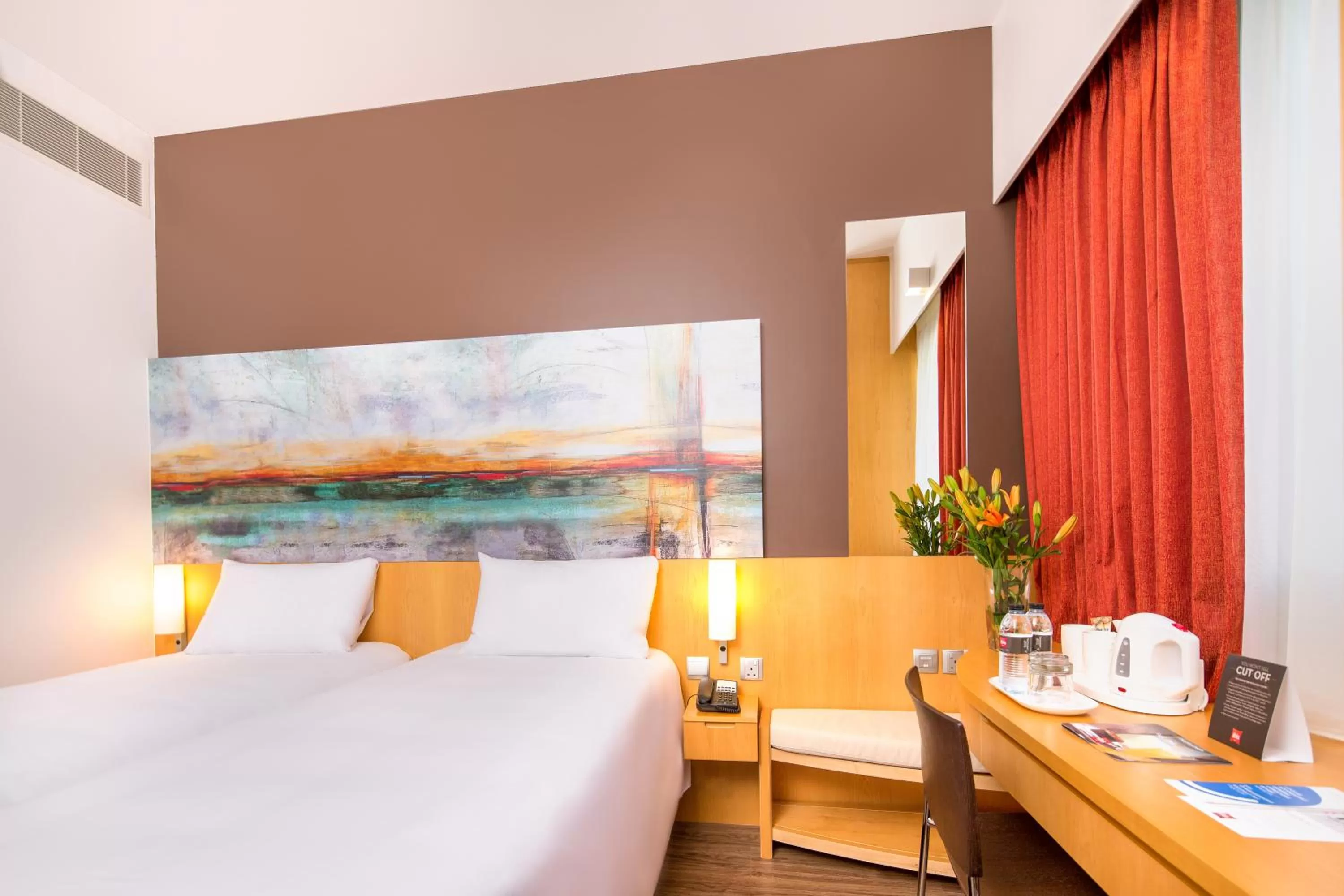 Photo of the whole room, Bed in ibis Dubai One Central