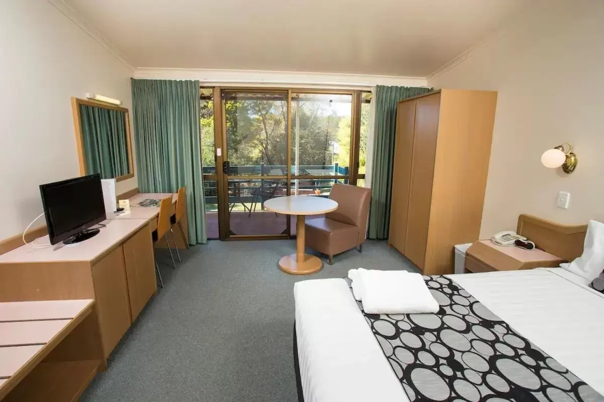 TV/Entertainment Center in Toowoomba Motel & Events Centre