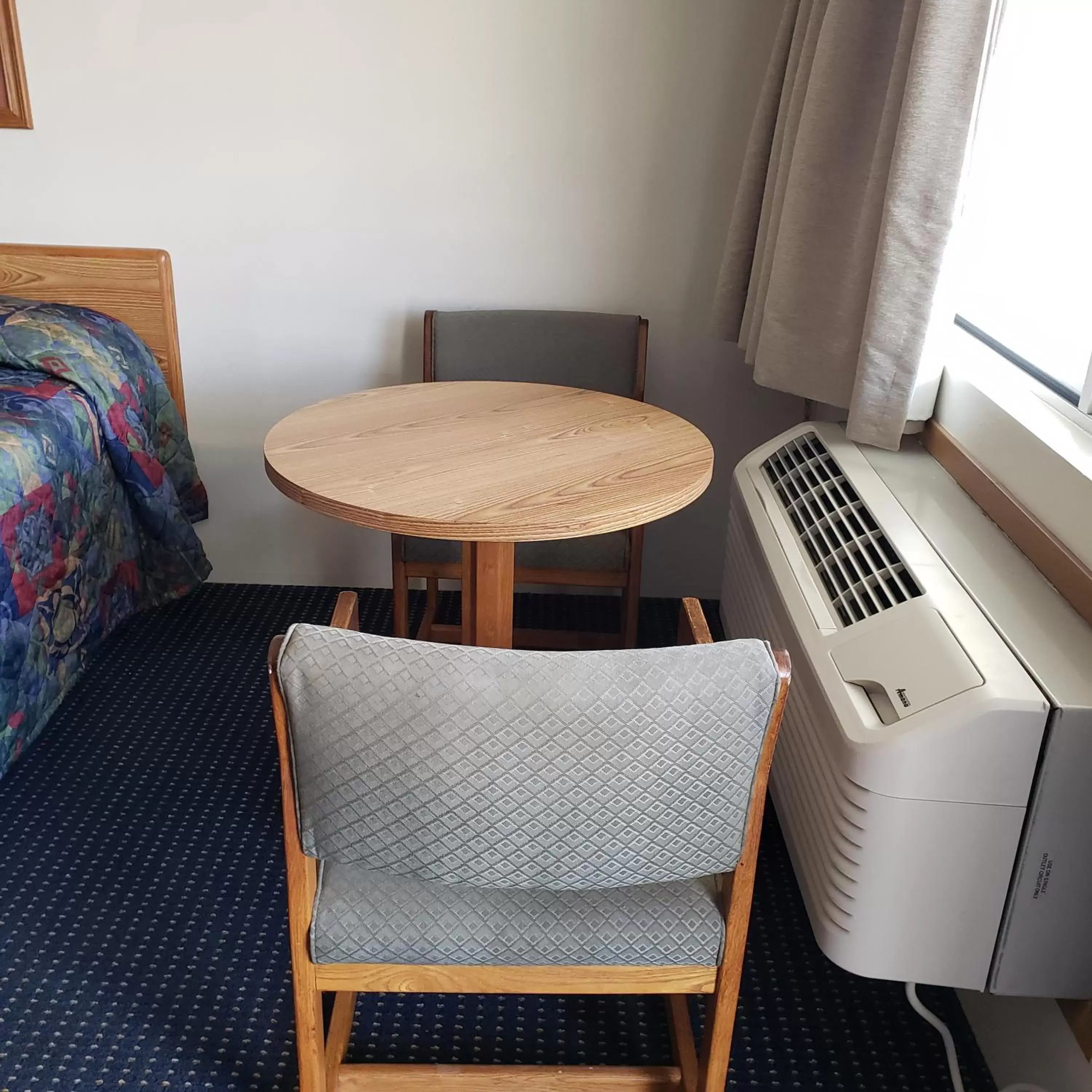 Dining area, Seating Area in Fields Park Motel