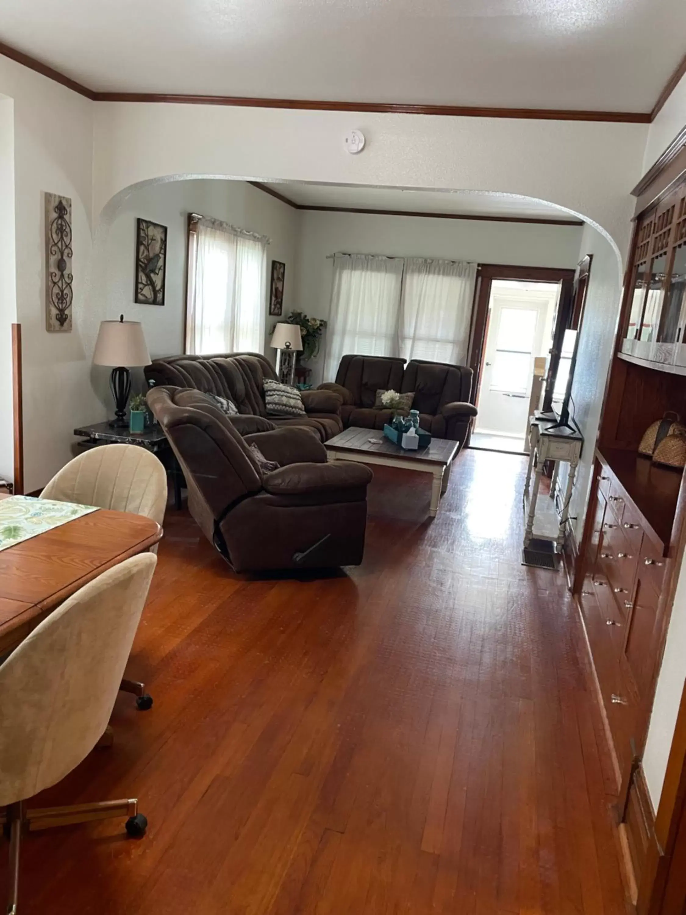 Living room, Seating Area in East Side Motel & Cabins