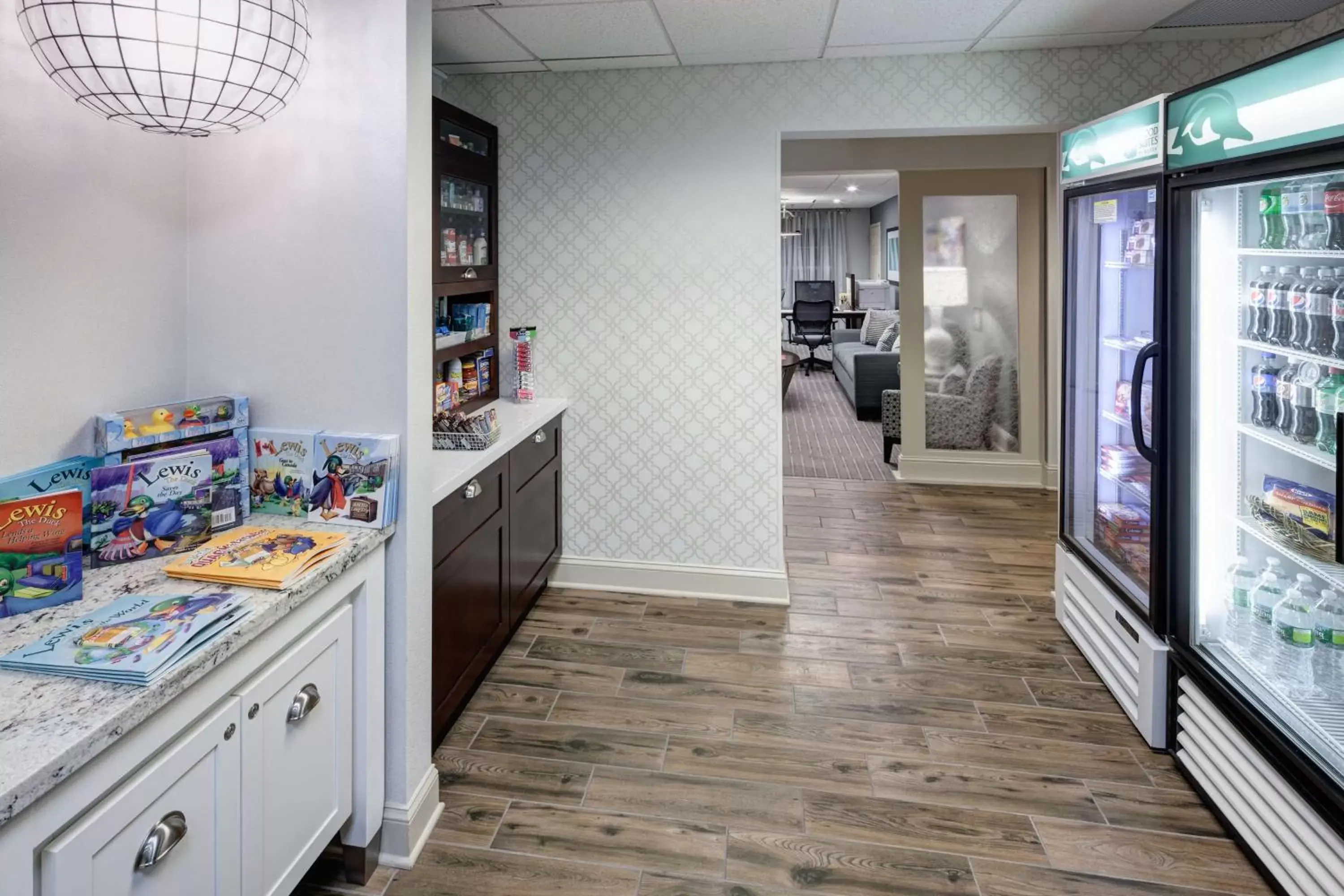 Dining area in Homewood Suites by Hilton Mahwah