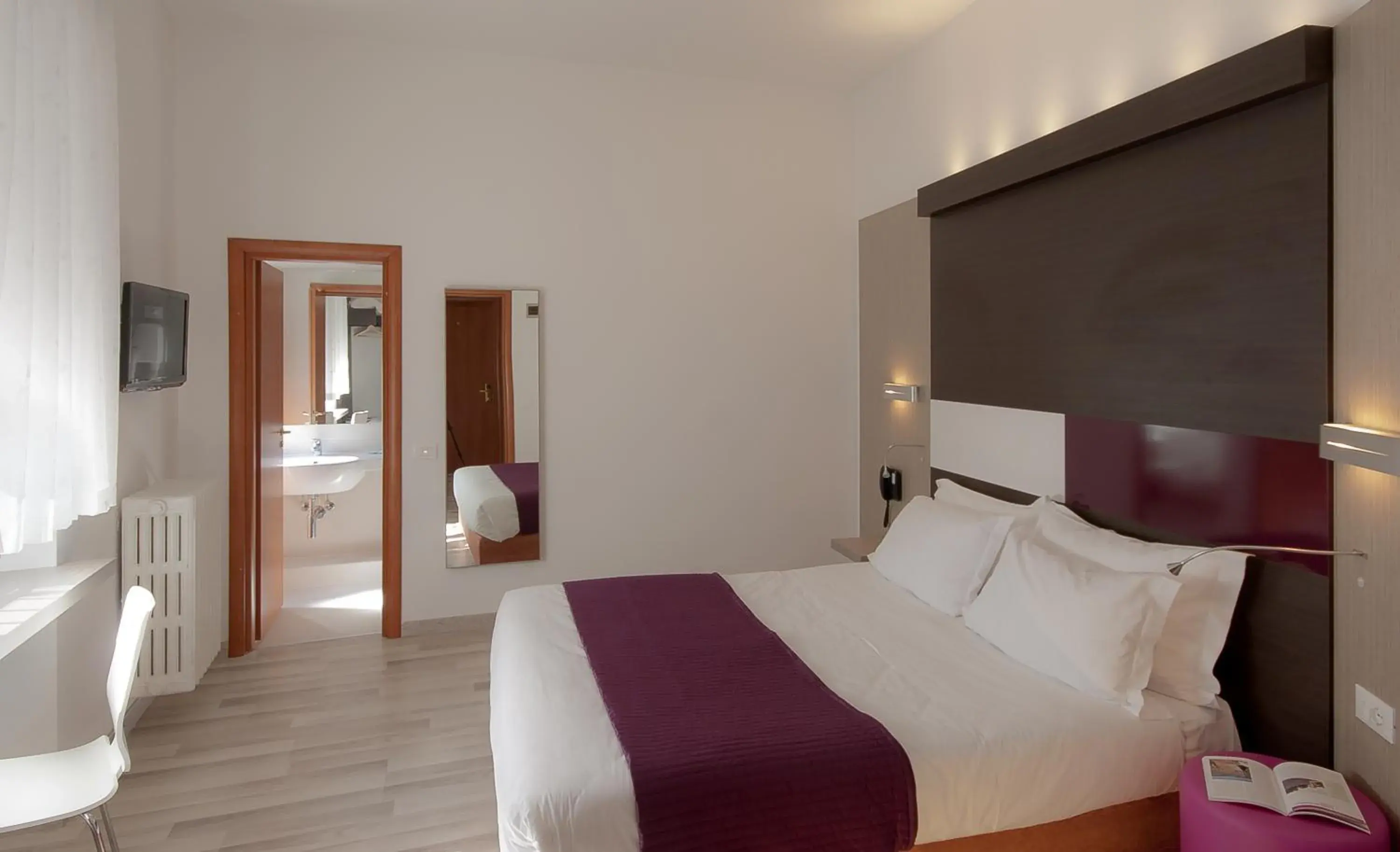 Bed in Genius Hotel Downtown Bed in Genius Hotel Downtown