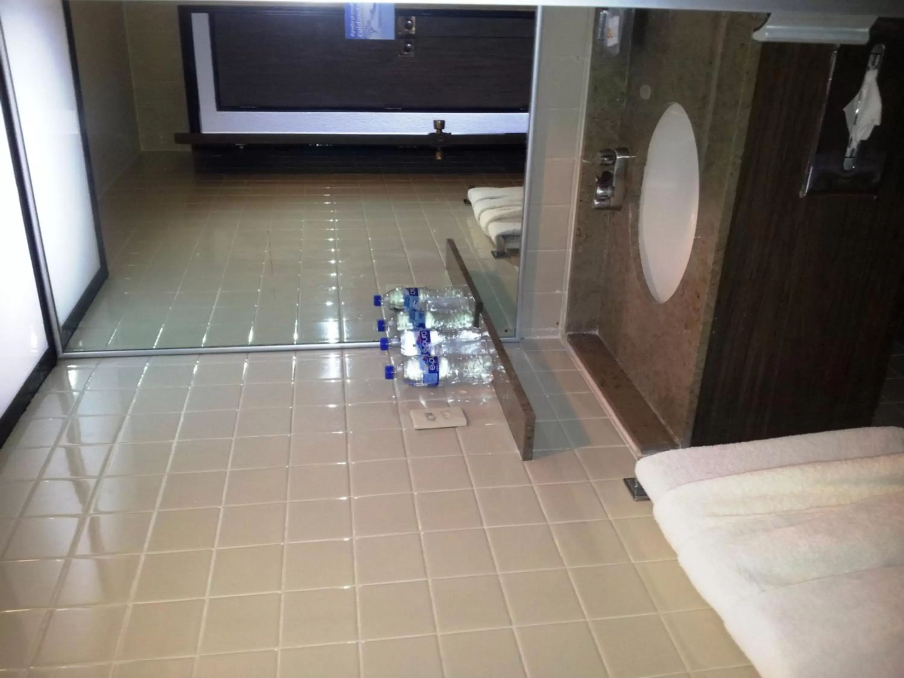 Bathroom in Corinto Hotel