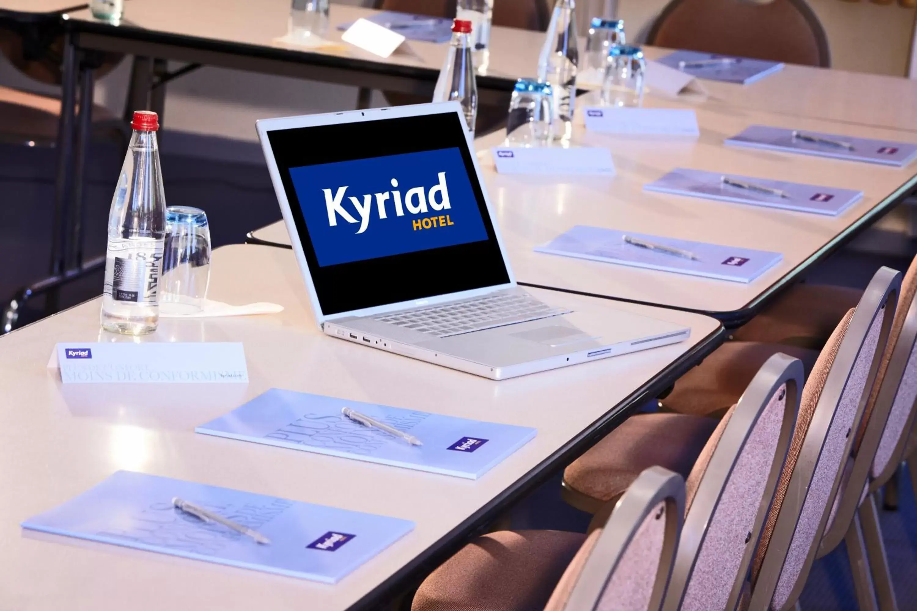 Business facilities, Business Area/Conference Room in Kyriad Marseille Gemenos