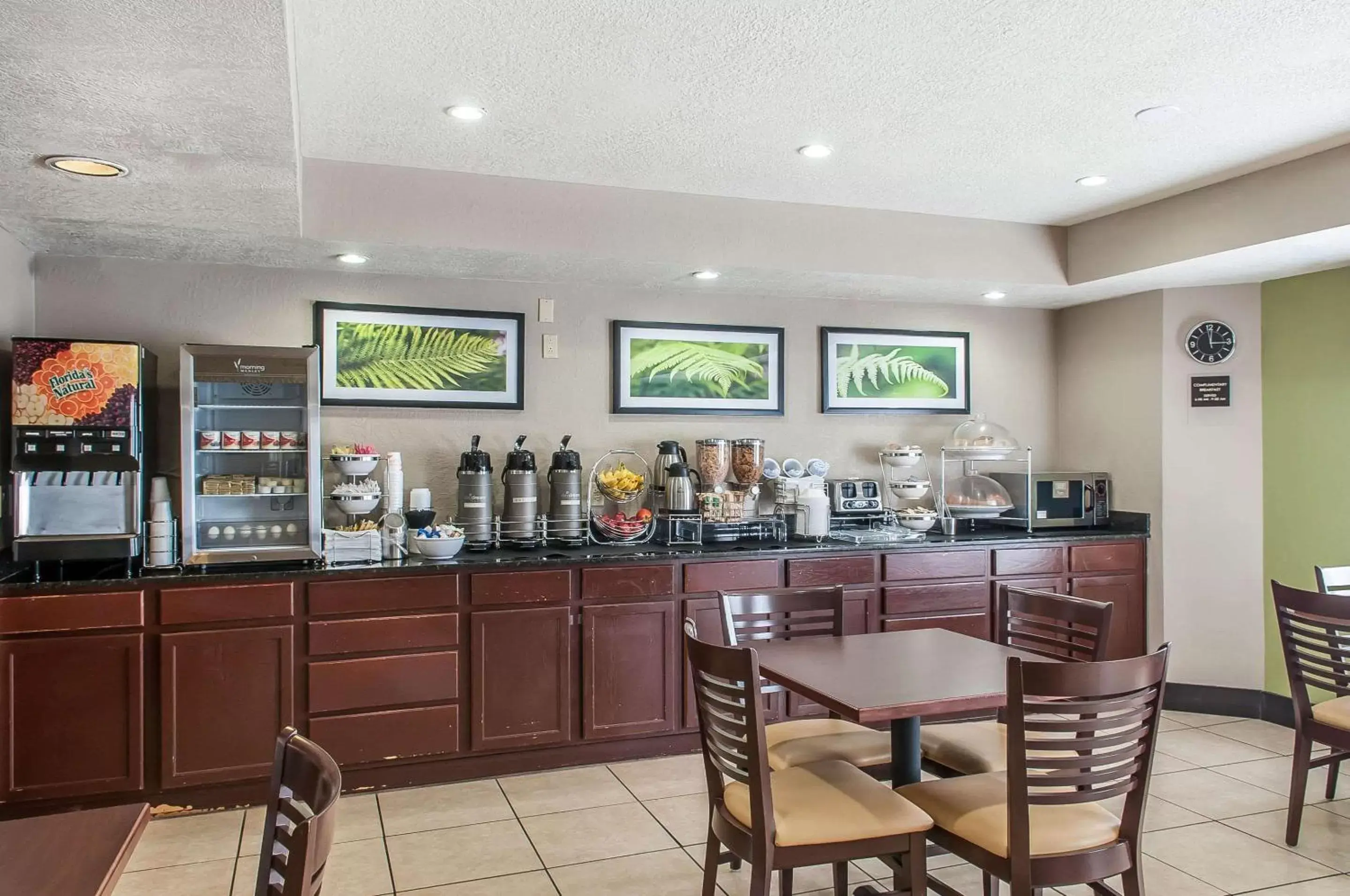 Restaurant/Places to Eat in Sleep Inn Albuquerque Airport