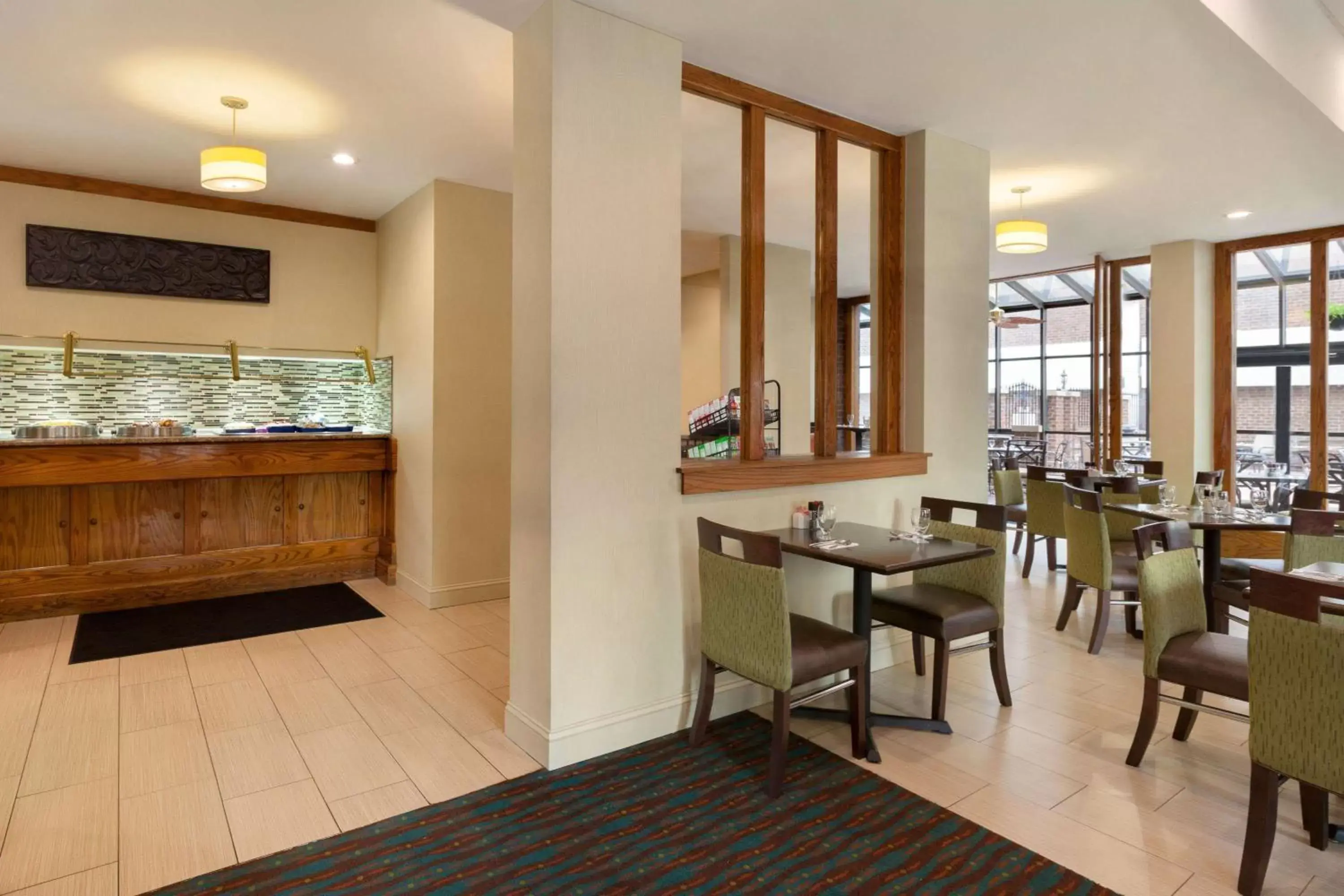 Restaurant/places to eat in Days Inn by Wyndham Baltimore Inner Harbor Restaurant/places to eat in Days Inn by Wyndham Baltimore Inner Harbor