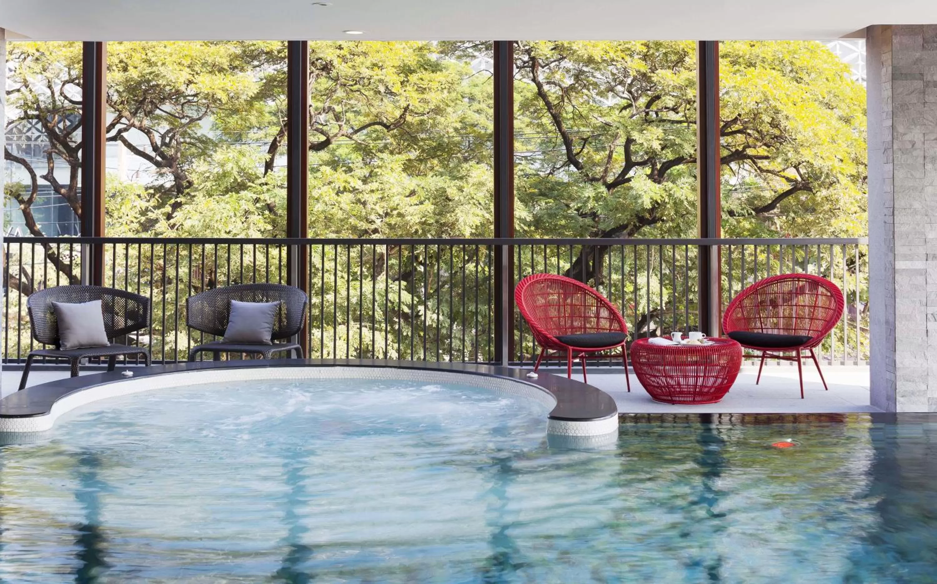 Swimming pool in Eastin Tan Hotel Chiang Mai