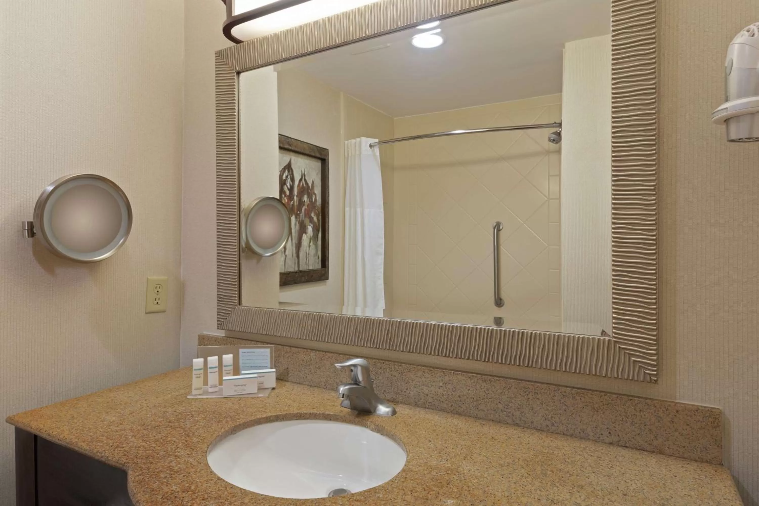 Bathroom in Hampton Inn & Suites Wellington