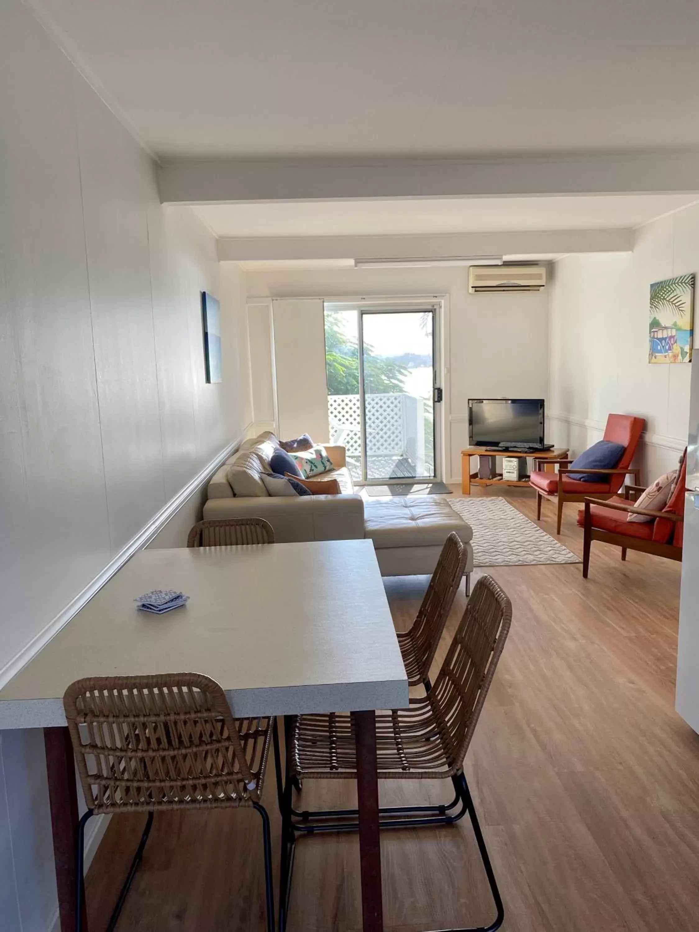 Living room, Dining Area in Leisure-Lee Holiday Apartments