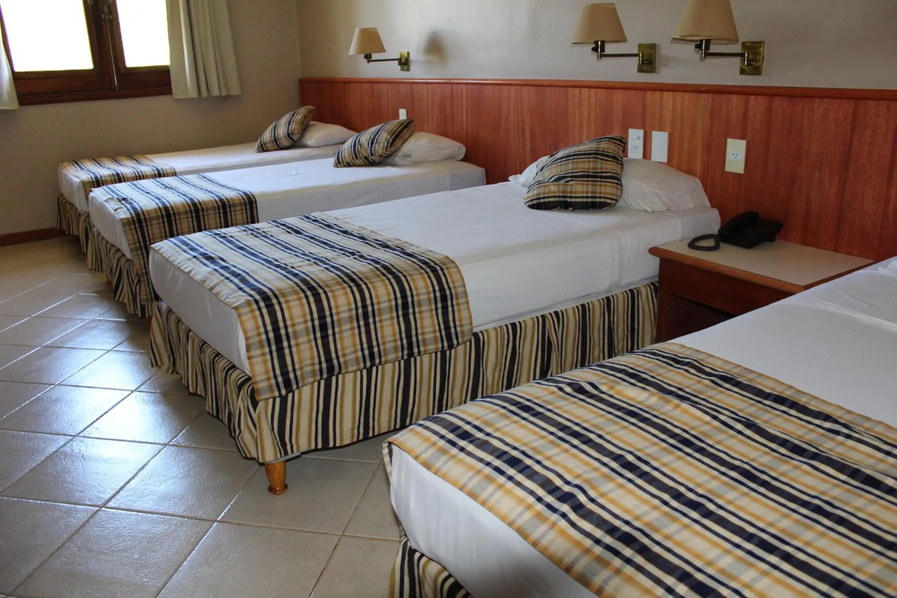 Photo of the whole room, Bed in Marcopolo Suites Iguazu