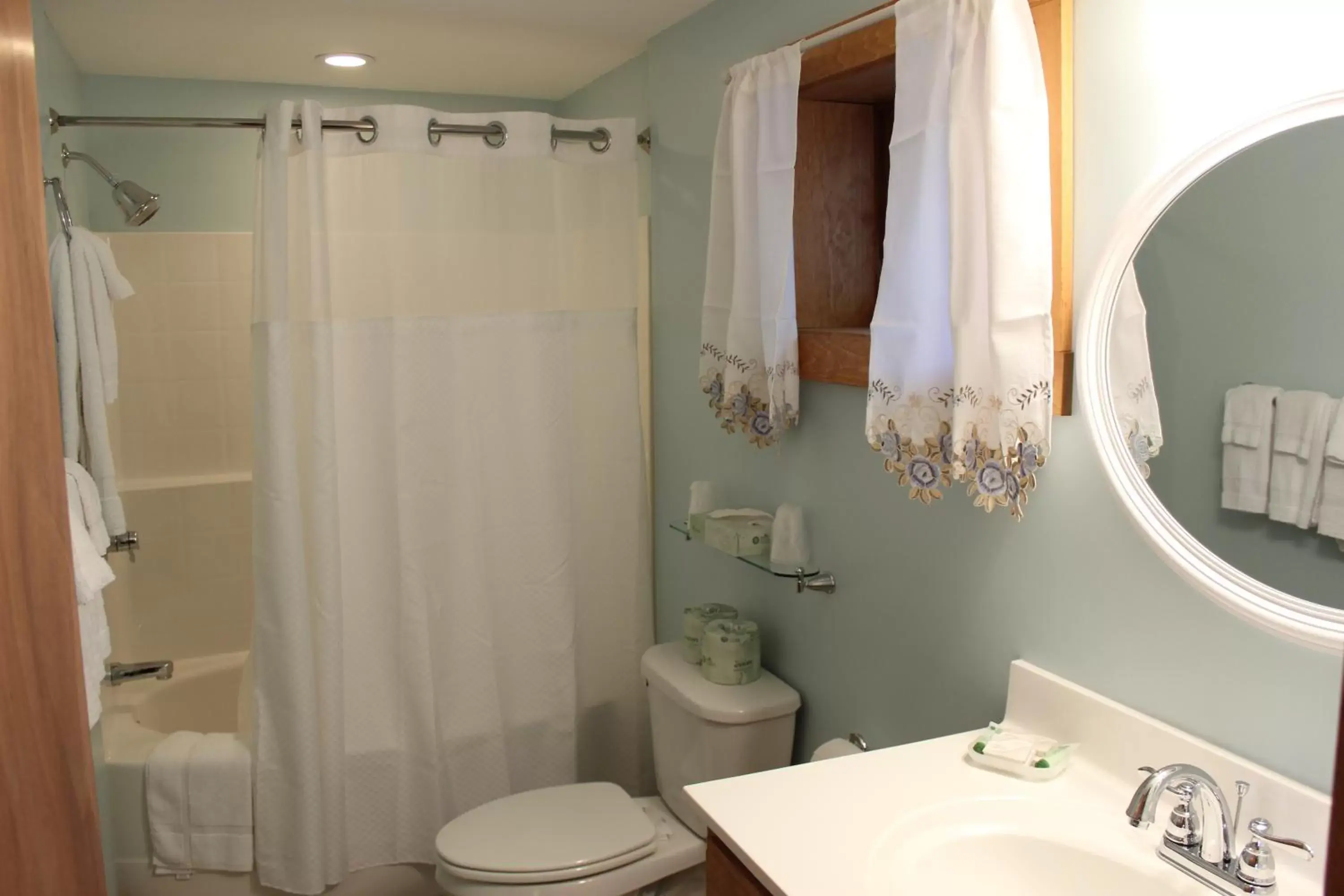 Bathroom in Nootka Lodge