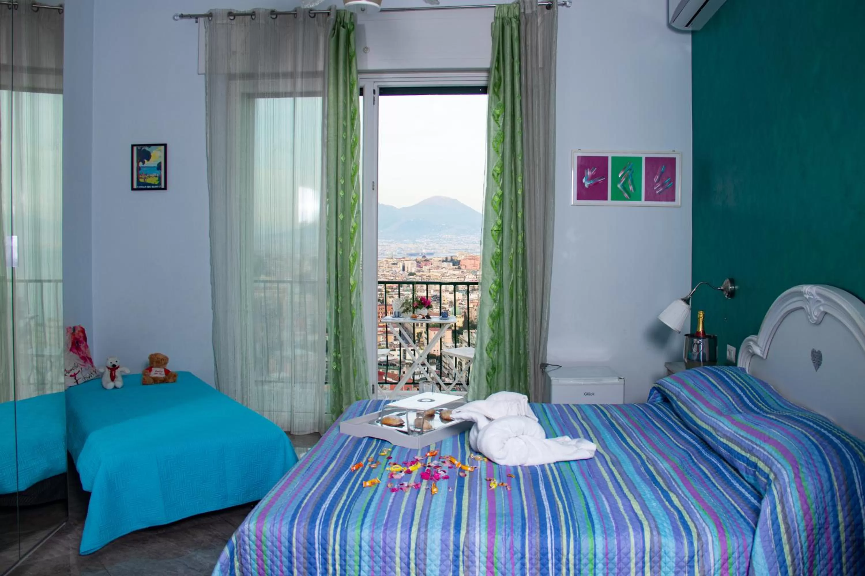 Photo of the whole room, Bed in Nido Dei Gabbiani