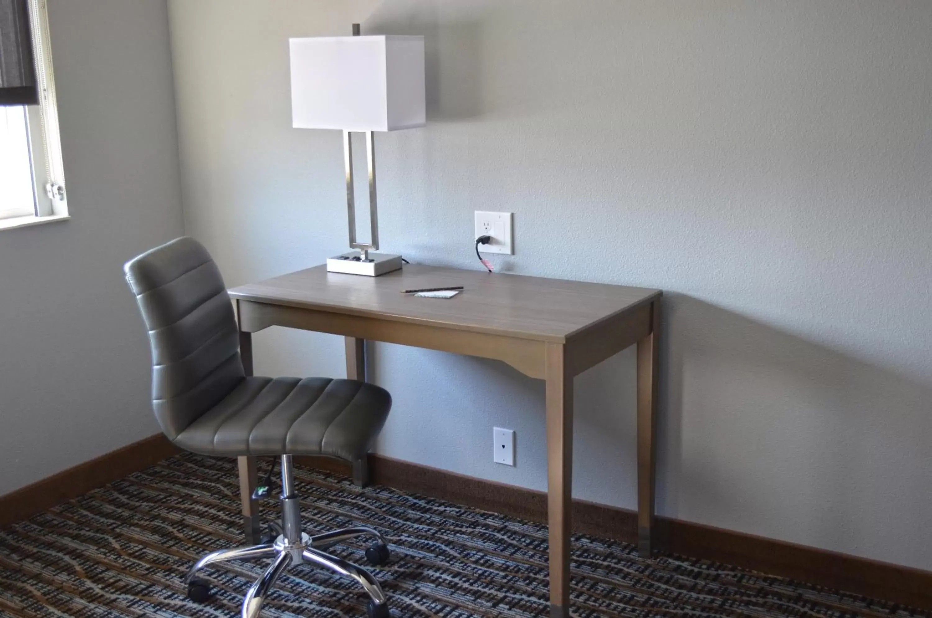 Area and facilities, Seating Area in Hotel 28 Boise Airport, Ascend Hotel Collection