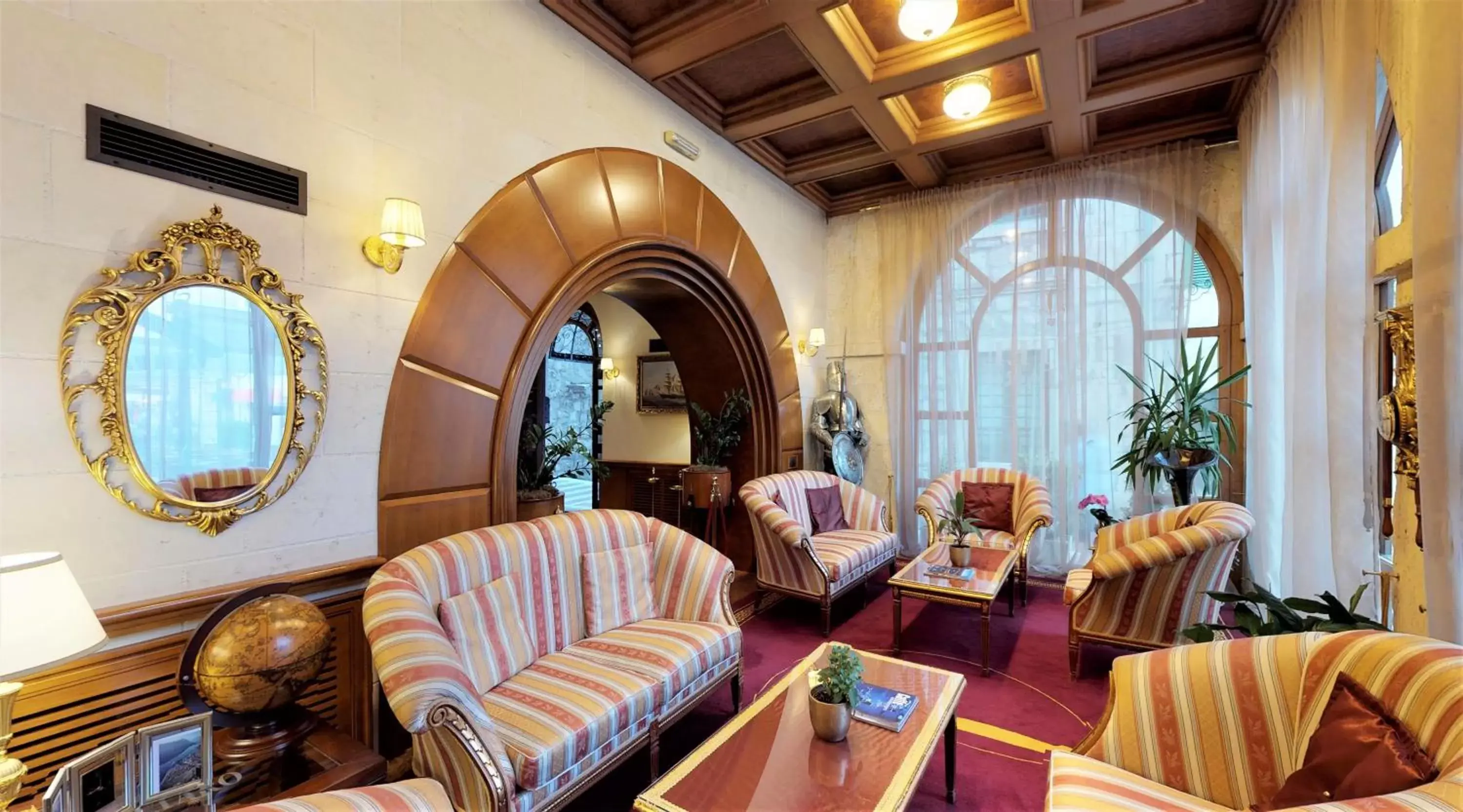 Lobby or reception, Seating Area in Historic Boutique Hotel Cattaro