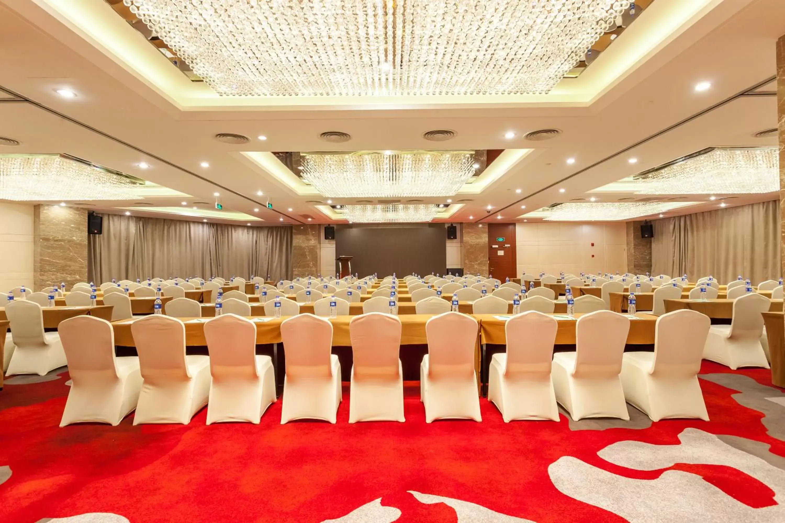 Meeting/conference room in Holiday Inn Shanghai Vista, an IHG Hotel