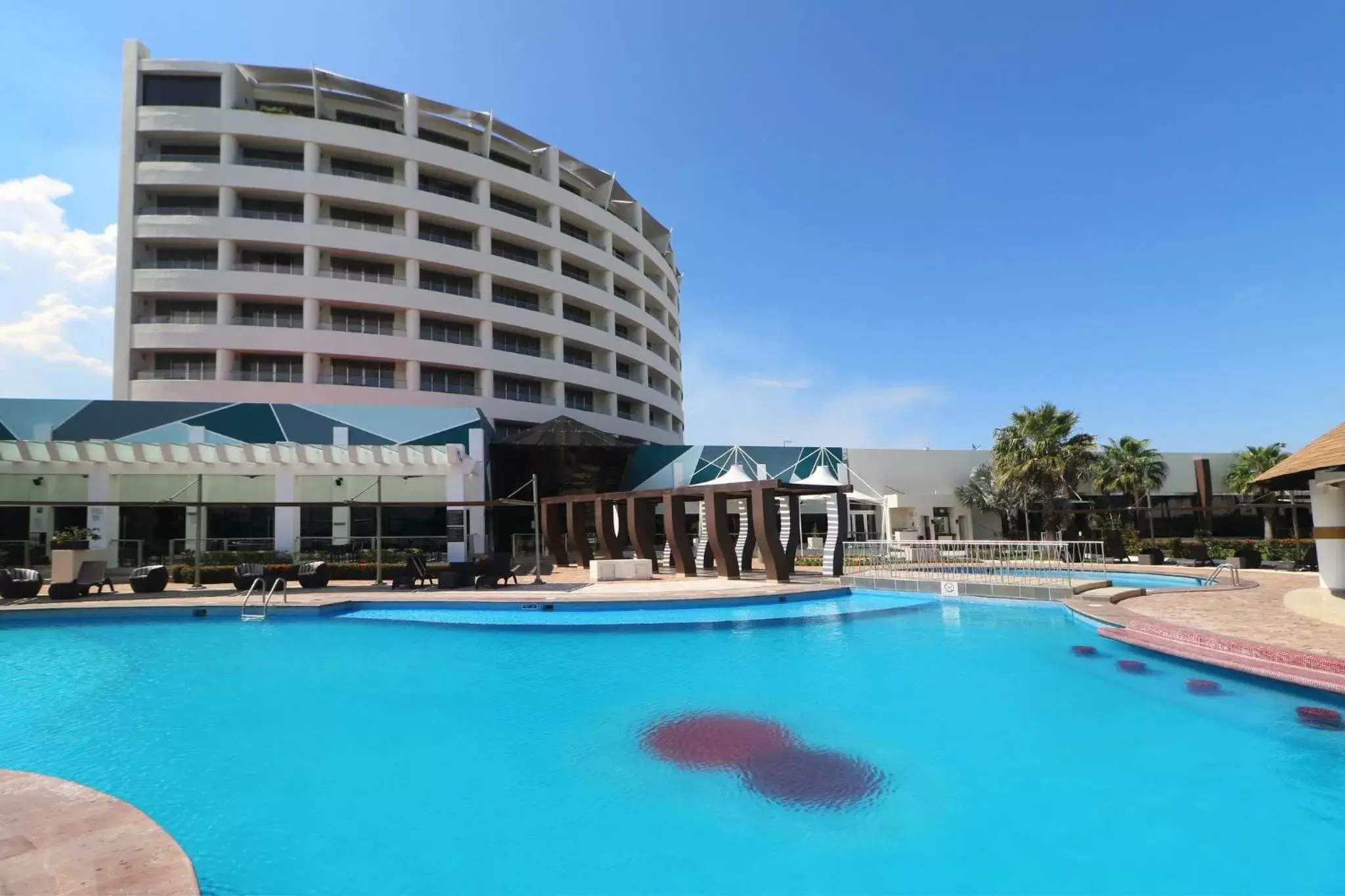 Swimming Pool in Holiday Inn Tuxpan - Convention Center, an IHG Hotel