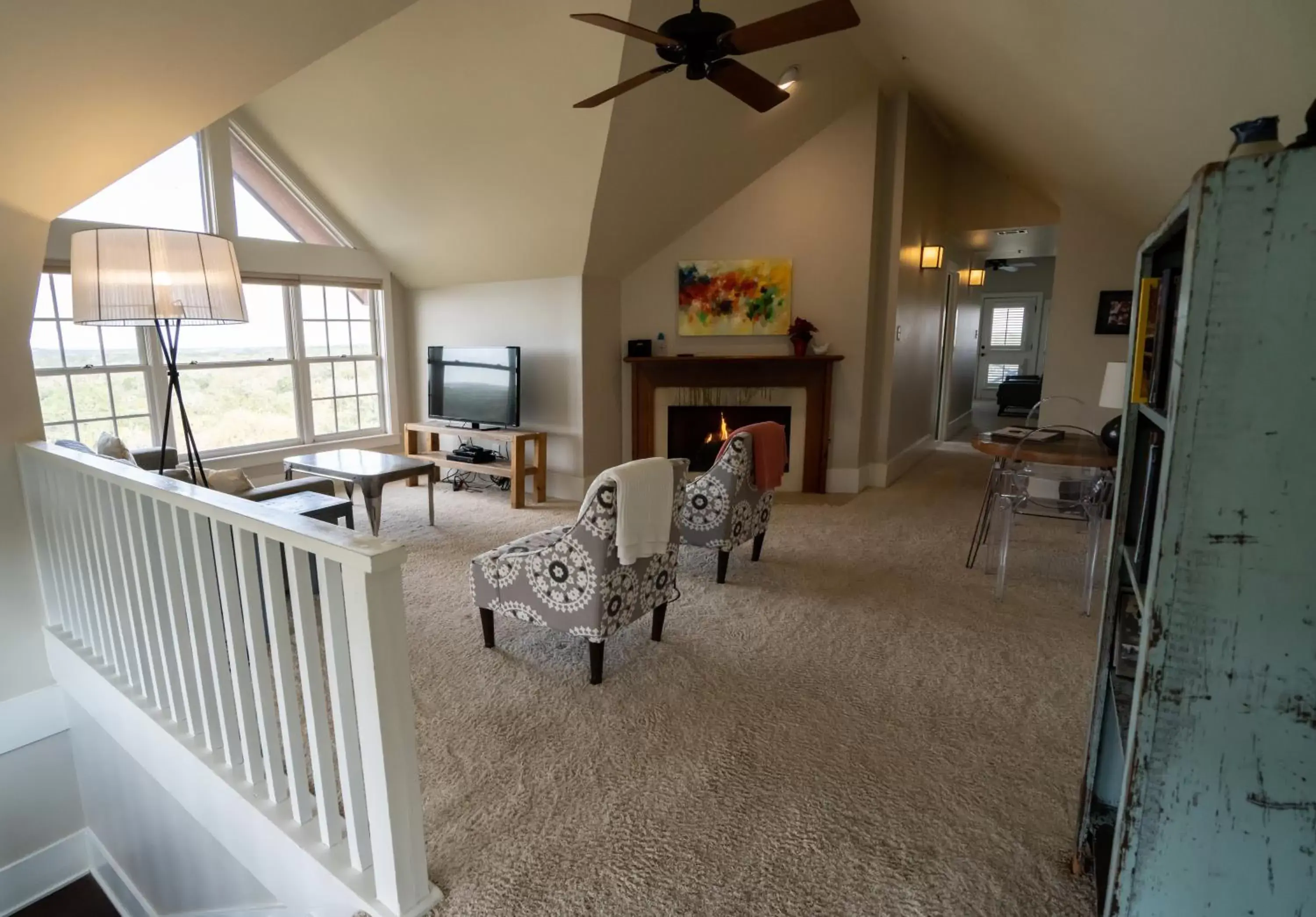 Communal lounge/ TV room, Seating Area in Sage Hill Inn & Spa