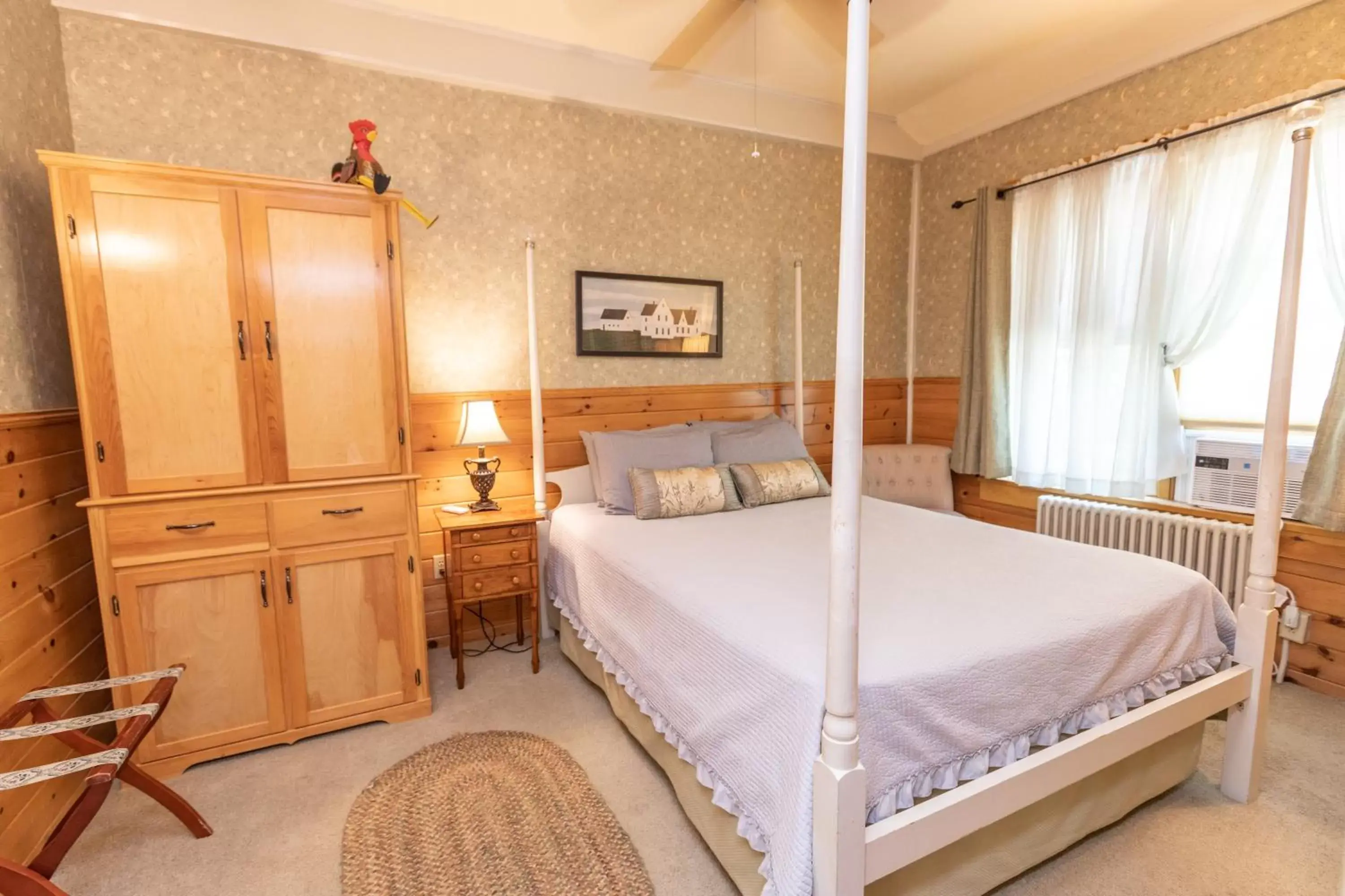 Budget Double Room in Waybury Inn Budget Double Room in Waybury Inn