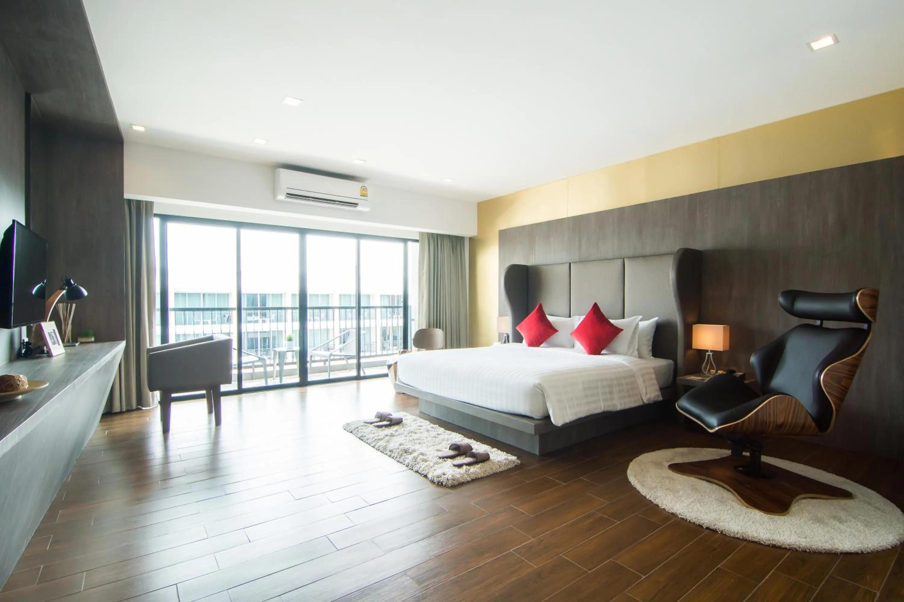 Photo of the whole room, Bed in J Inspired Hotel Pattaya