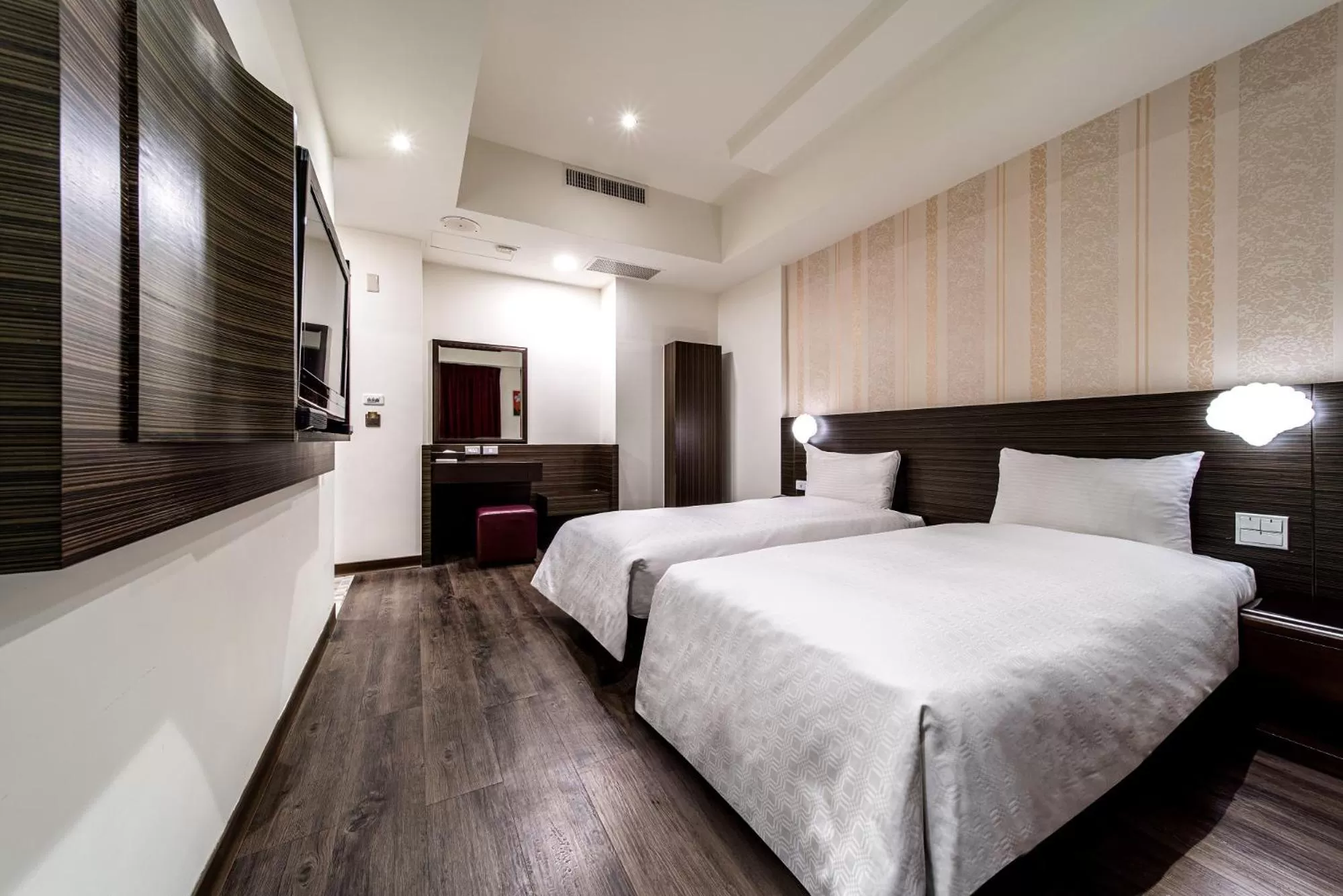 Photo of the whole room, Bed in Fish Hotel - Yancheng