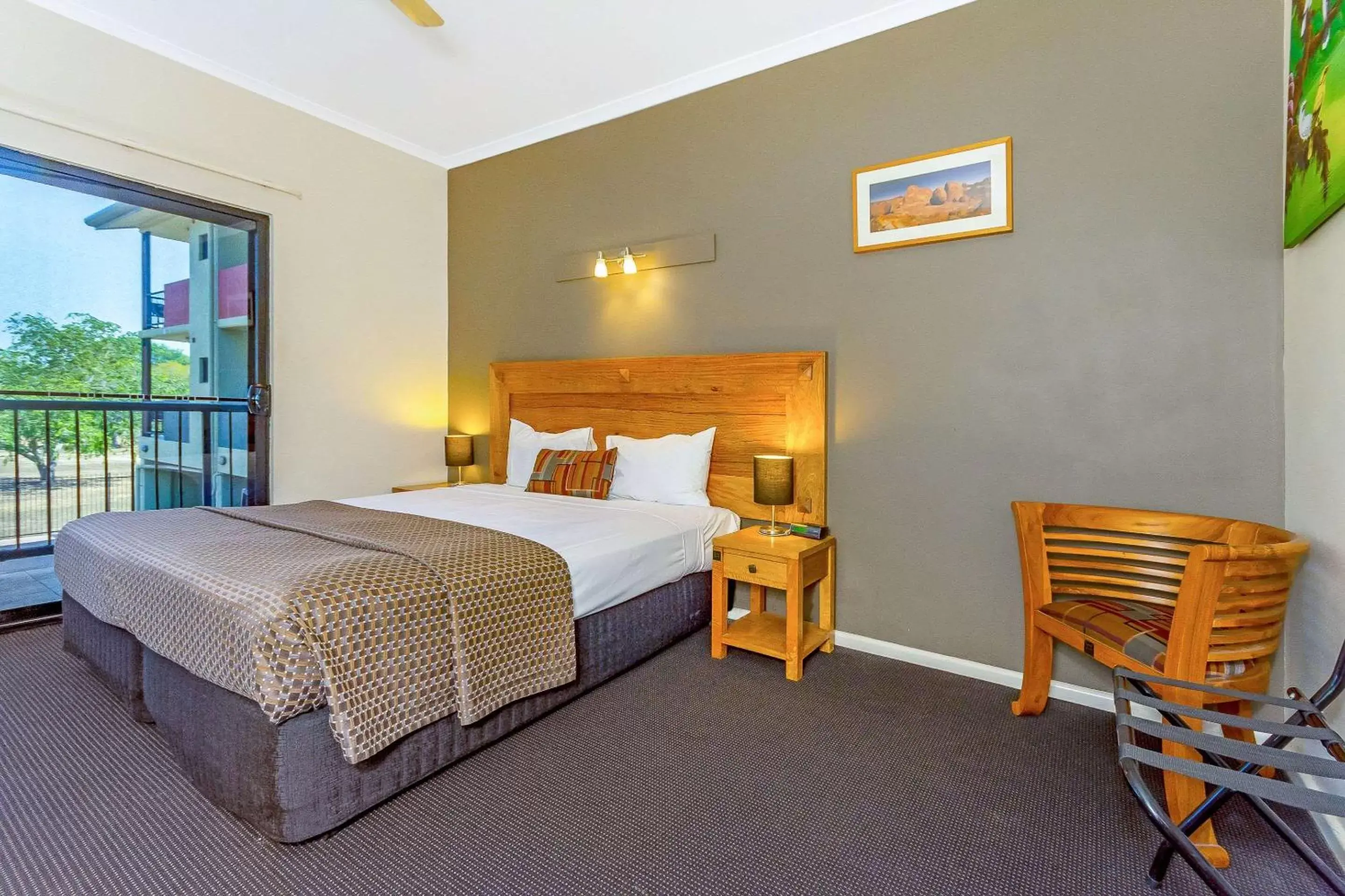 Photo of the whole room, Bed in Quality Hotel Darwin Airport