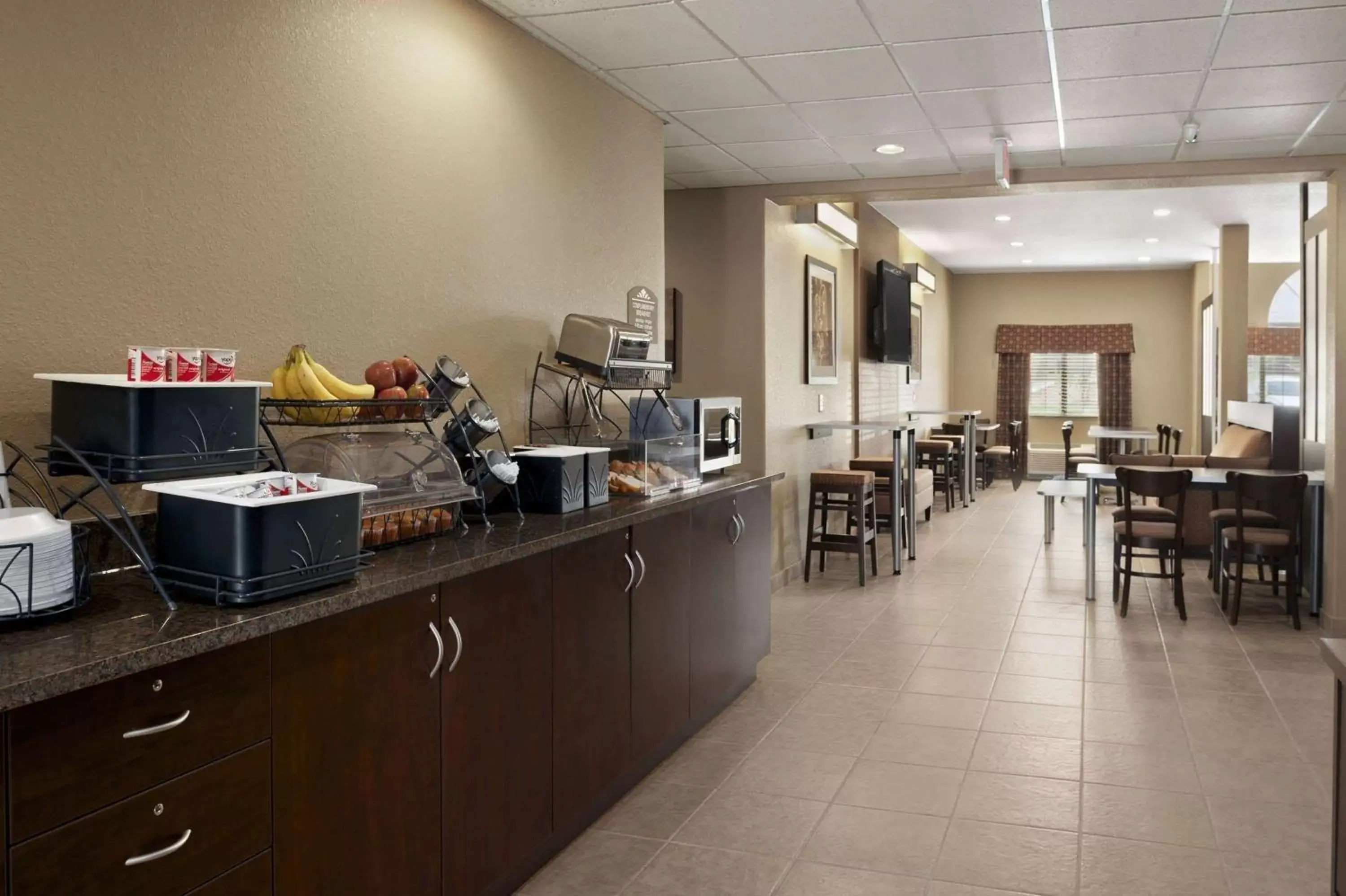 Restaurant/Places to Eat in Microtel Inn & Suites Gonzales TX