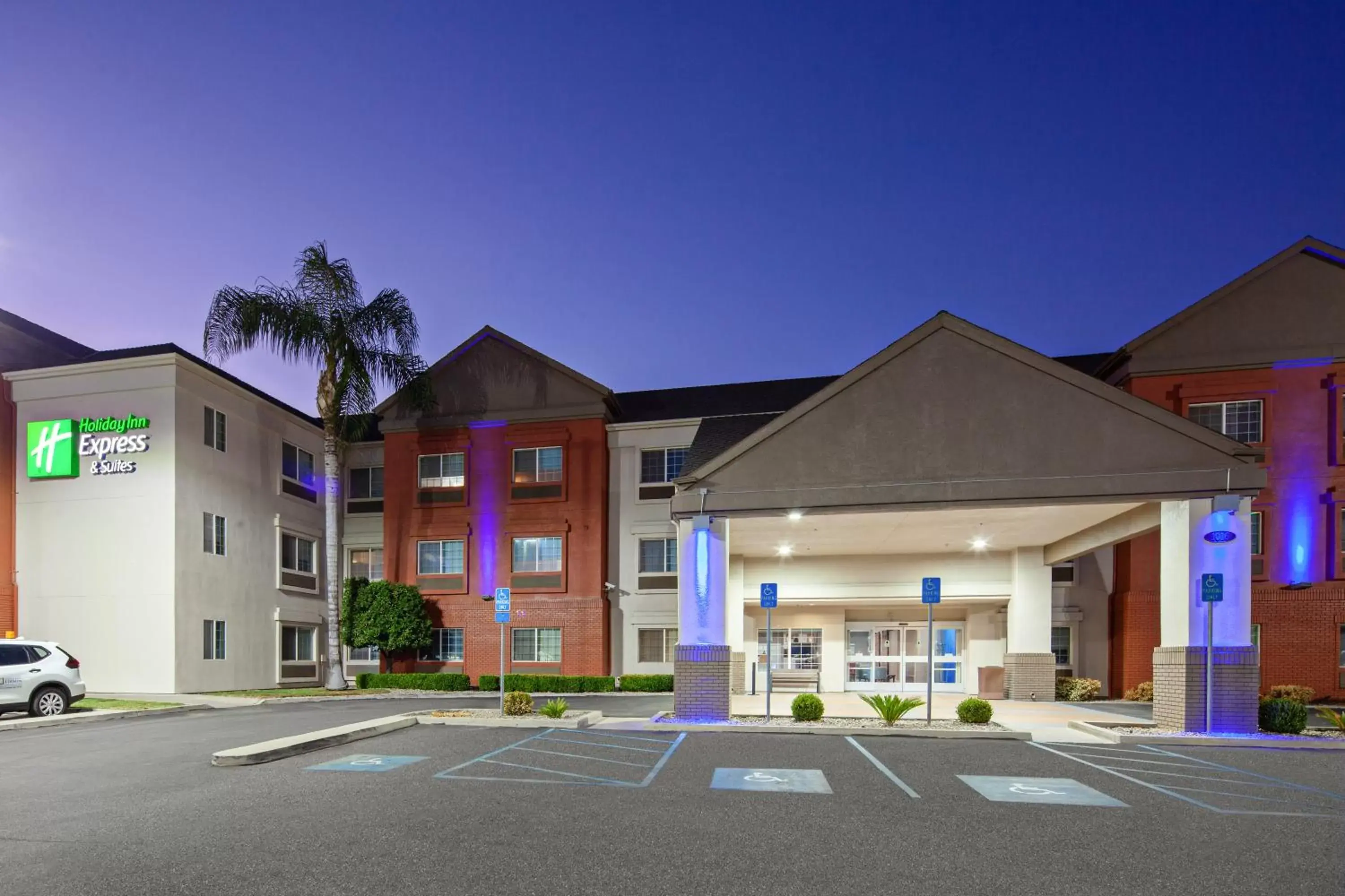 Property Building in Holiday Inn Express & Suites - Tulare, an IHG Hotel