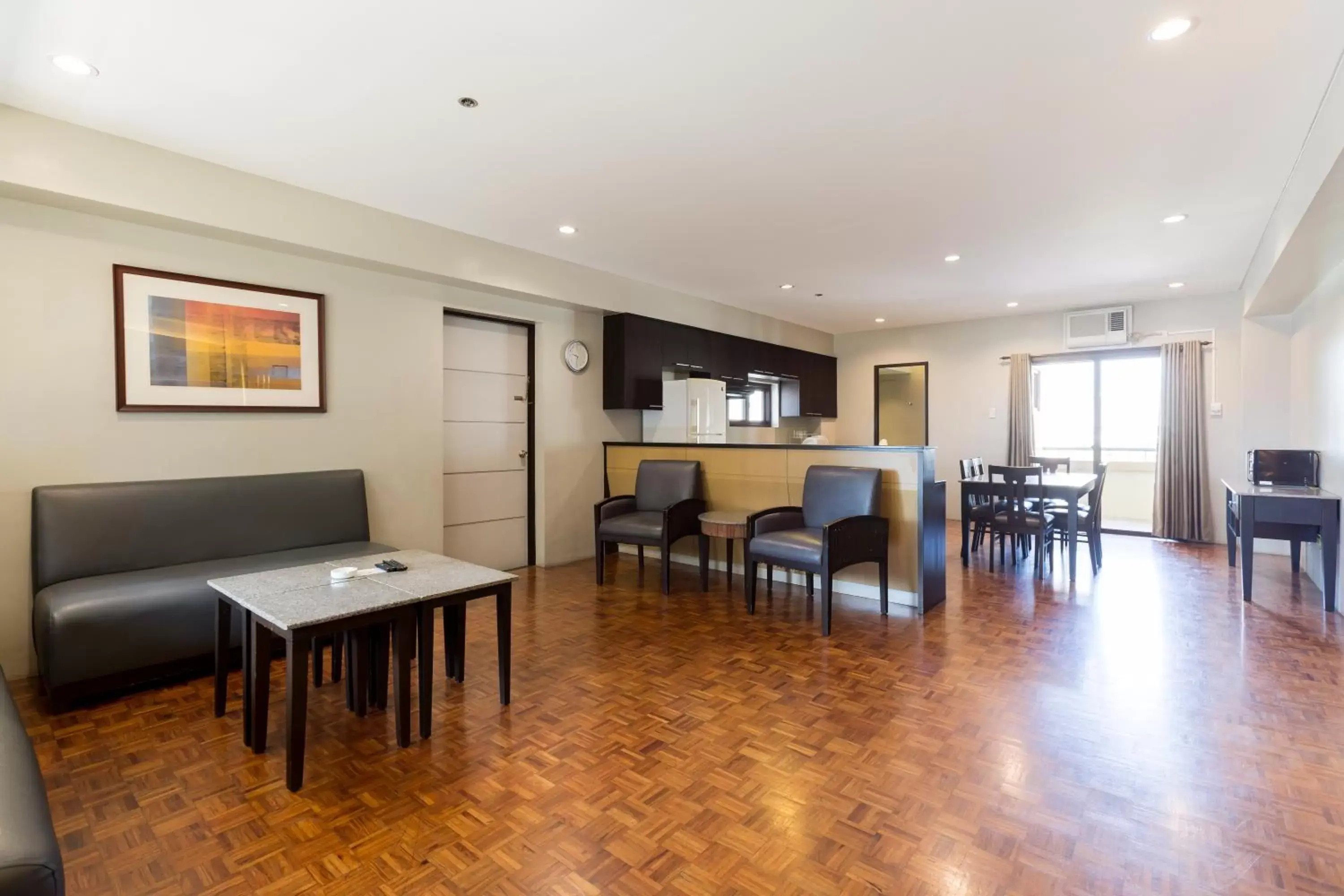 Dining Area in Tropicana Suites