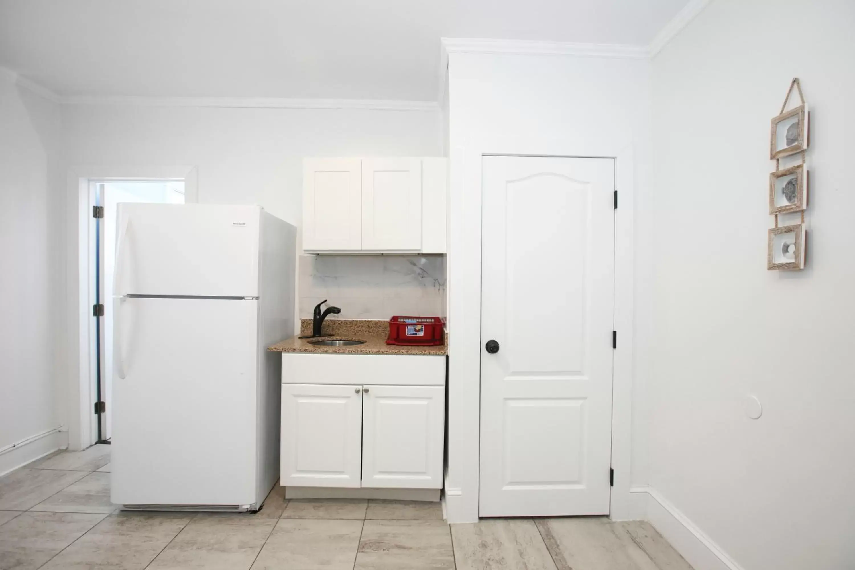 Kitchen or kitchenette, Kitchen/Kitchenette in Garfield Beach House