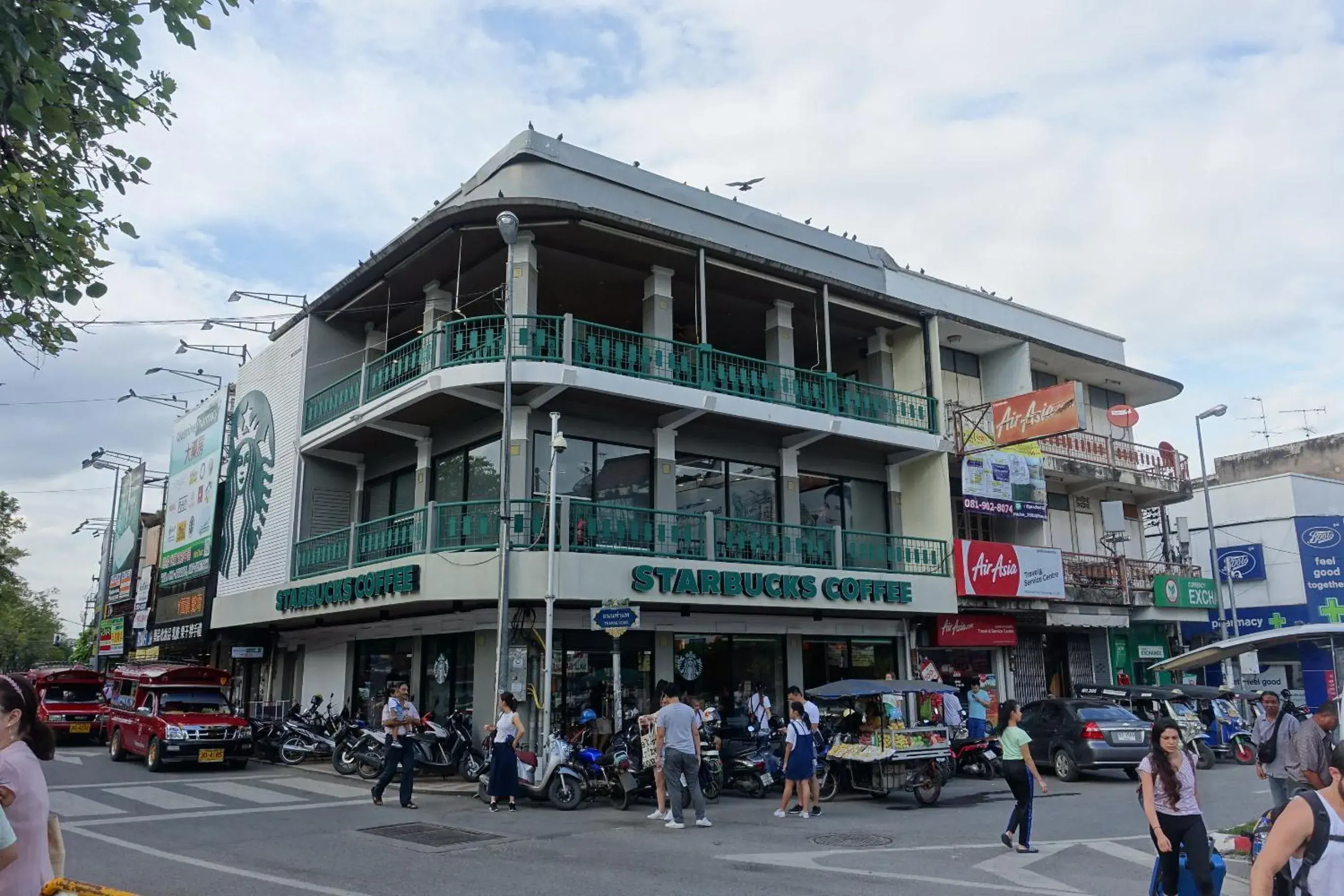 Neighbourhood, Property Building in The Signature Hotel @ Thapae