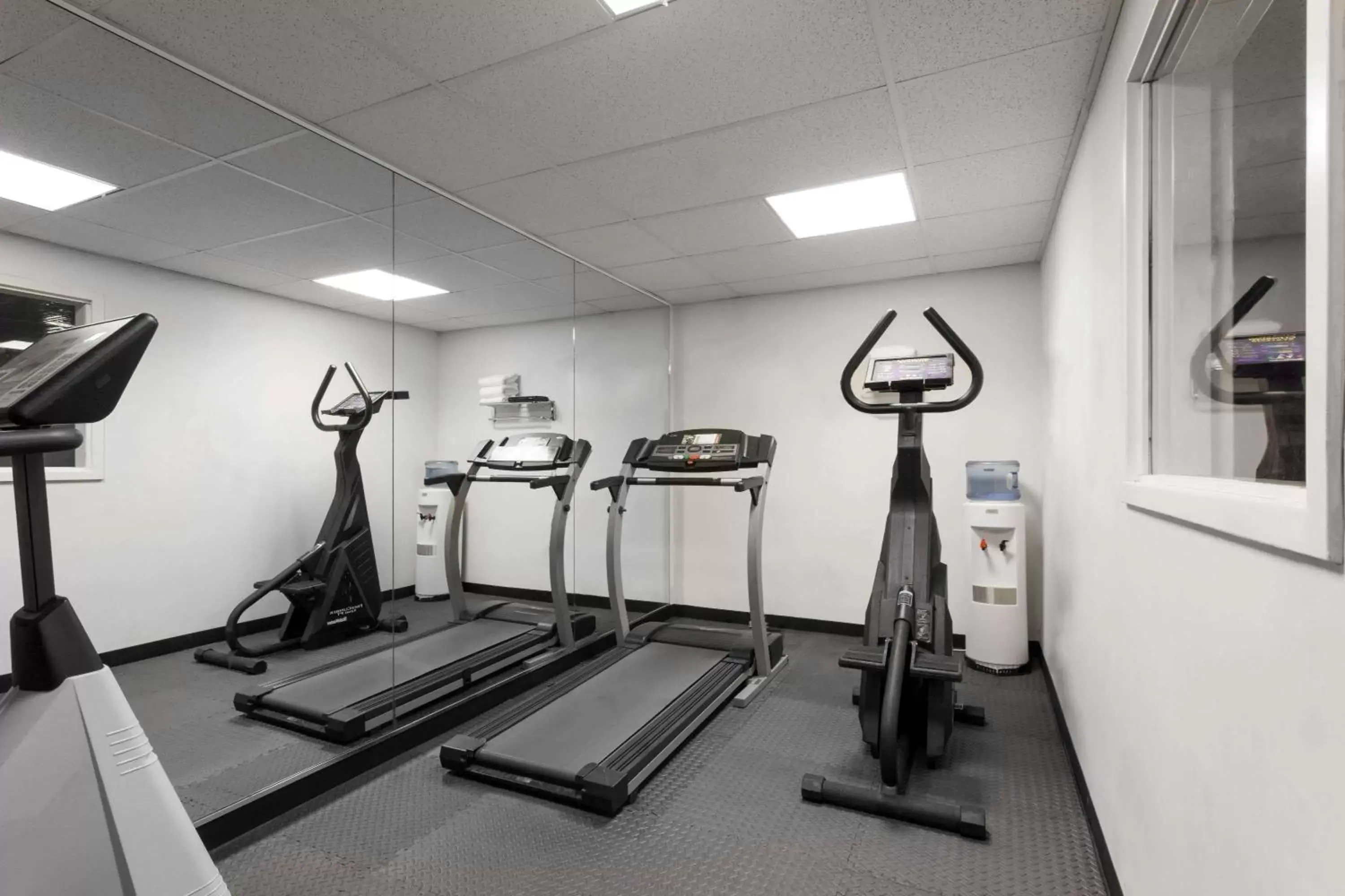 Fitness centre/facilities, Fitness Center/Facilities in Ramada by Wyndham SeaTac Airport North