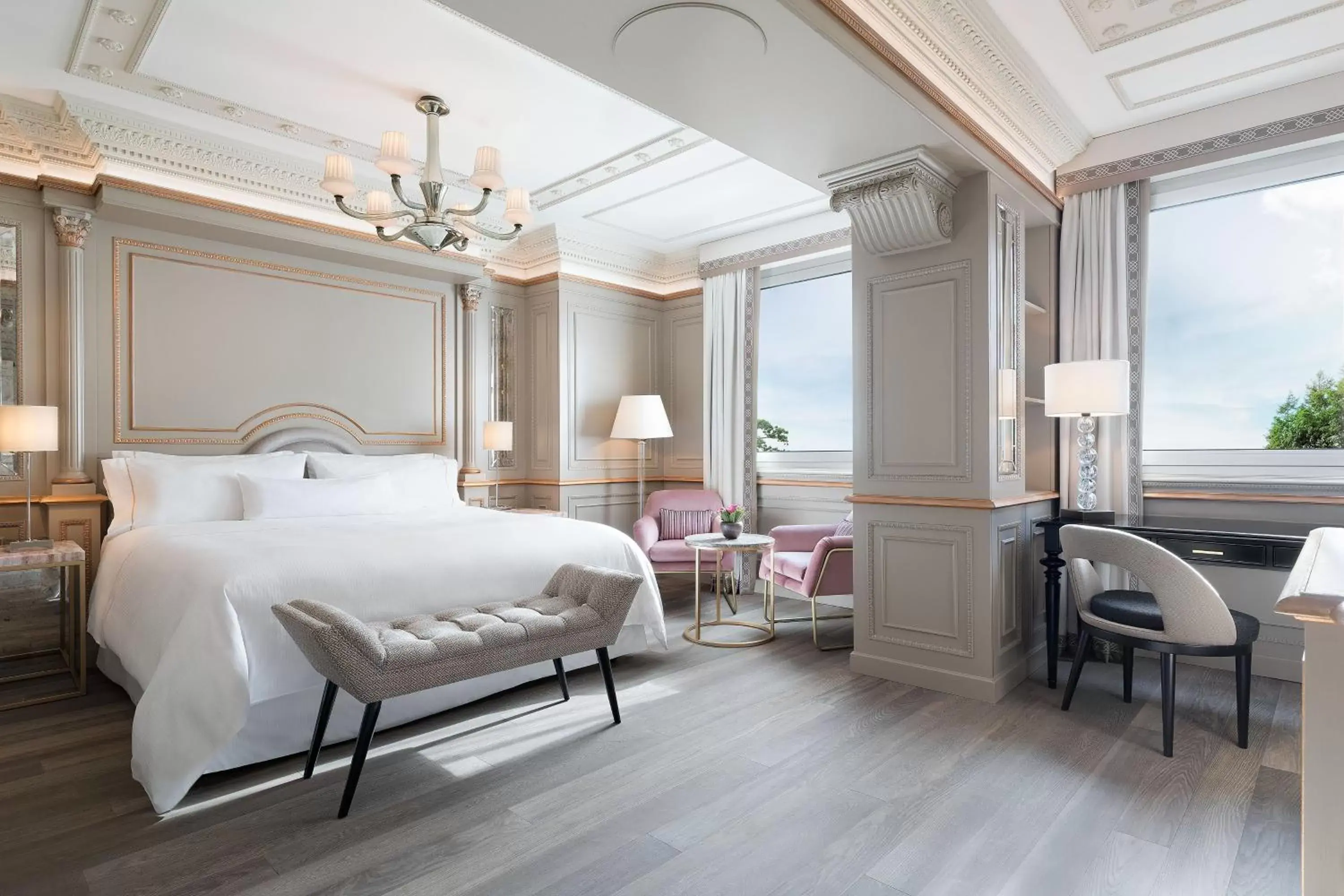 Photo of the whole room, Bed in The Westin Palace, Milan