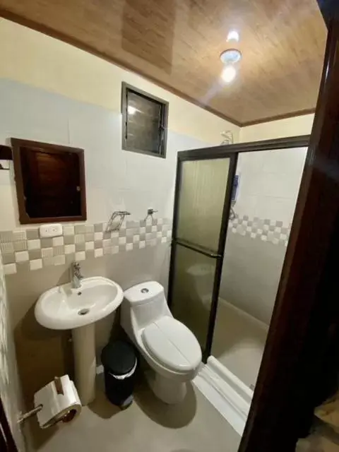 Bathroom in Termales del Arenal
