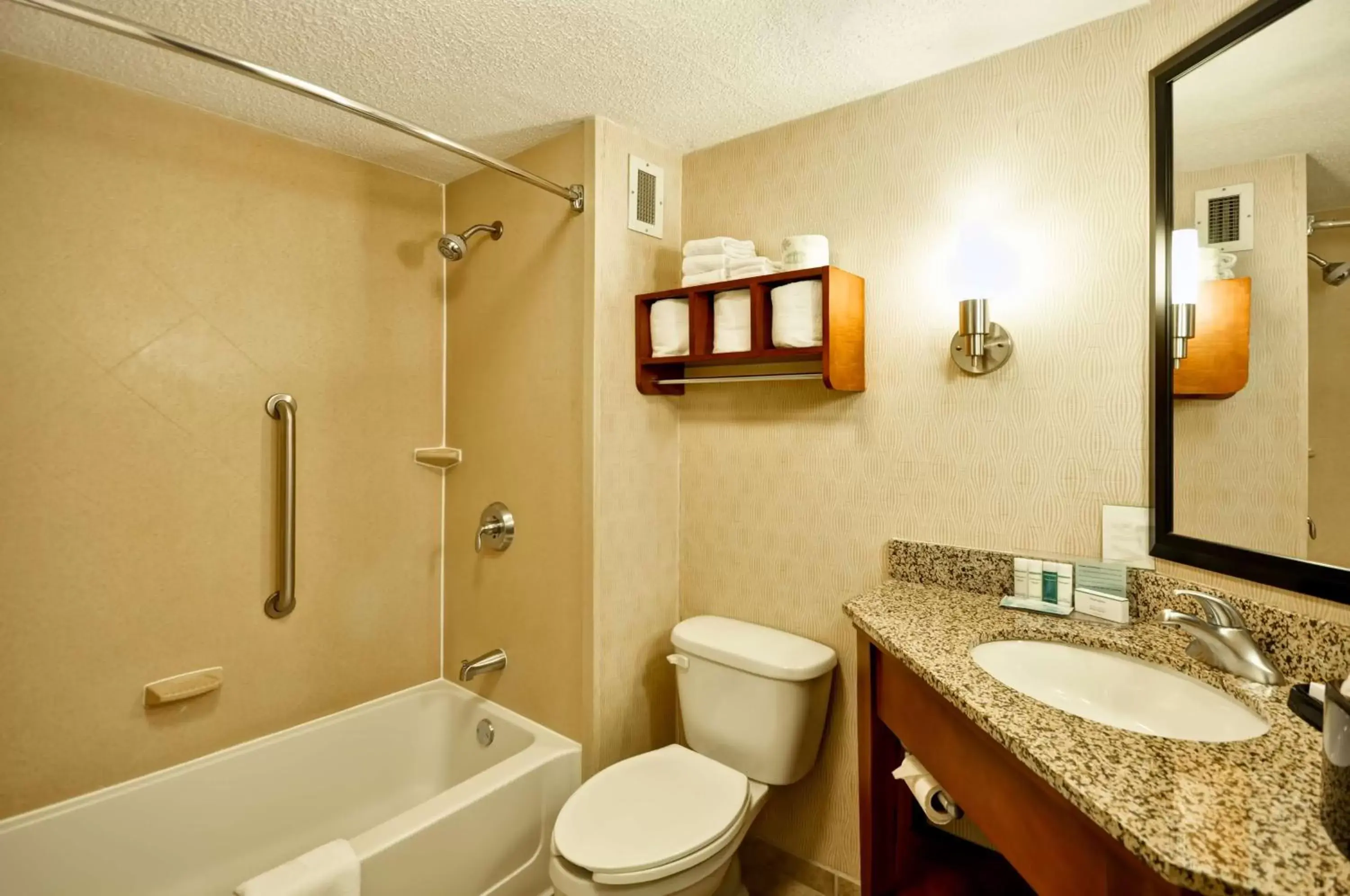 Bathroom in Hampton Inn Cleveland-Westlake