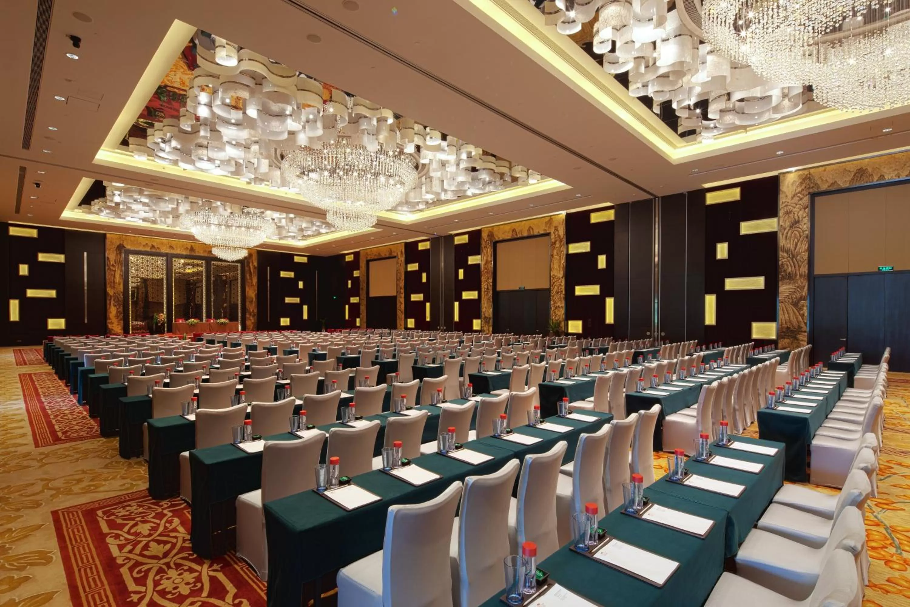 Meeting/conference room in Crowne Plaza Guangzhou Huadu by IHG - Free Shuttle bus between hotel to Exhibition Center During Canton Fair