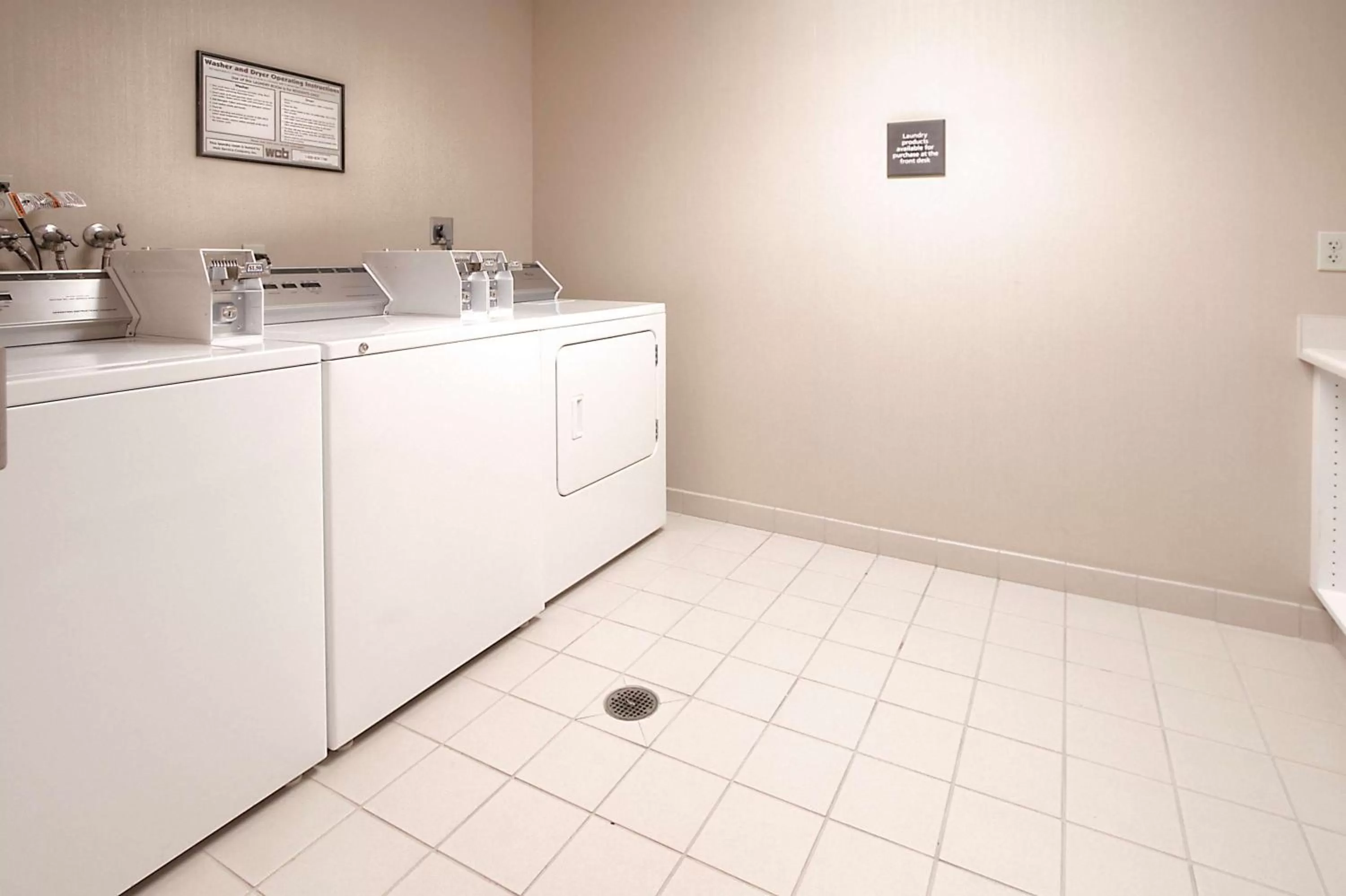 Property building in Hampton Inn Fremont