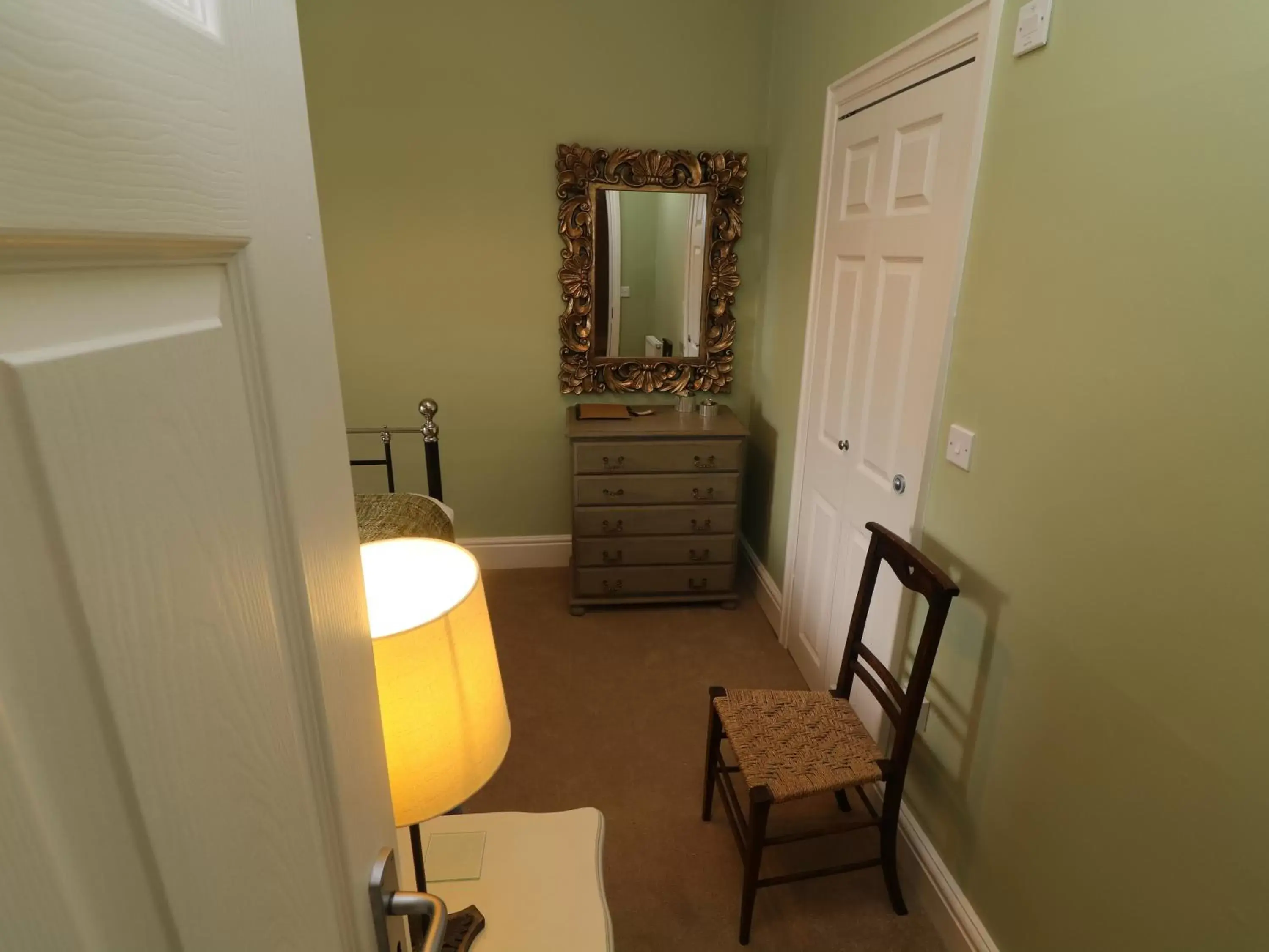 Double Room in Inglenook Guest House Double Room in Inglenook Guest House