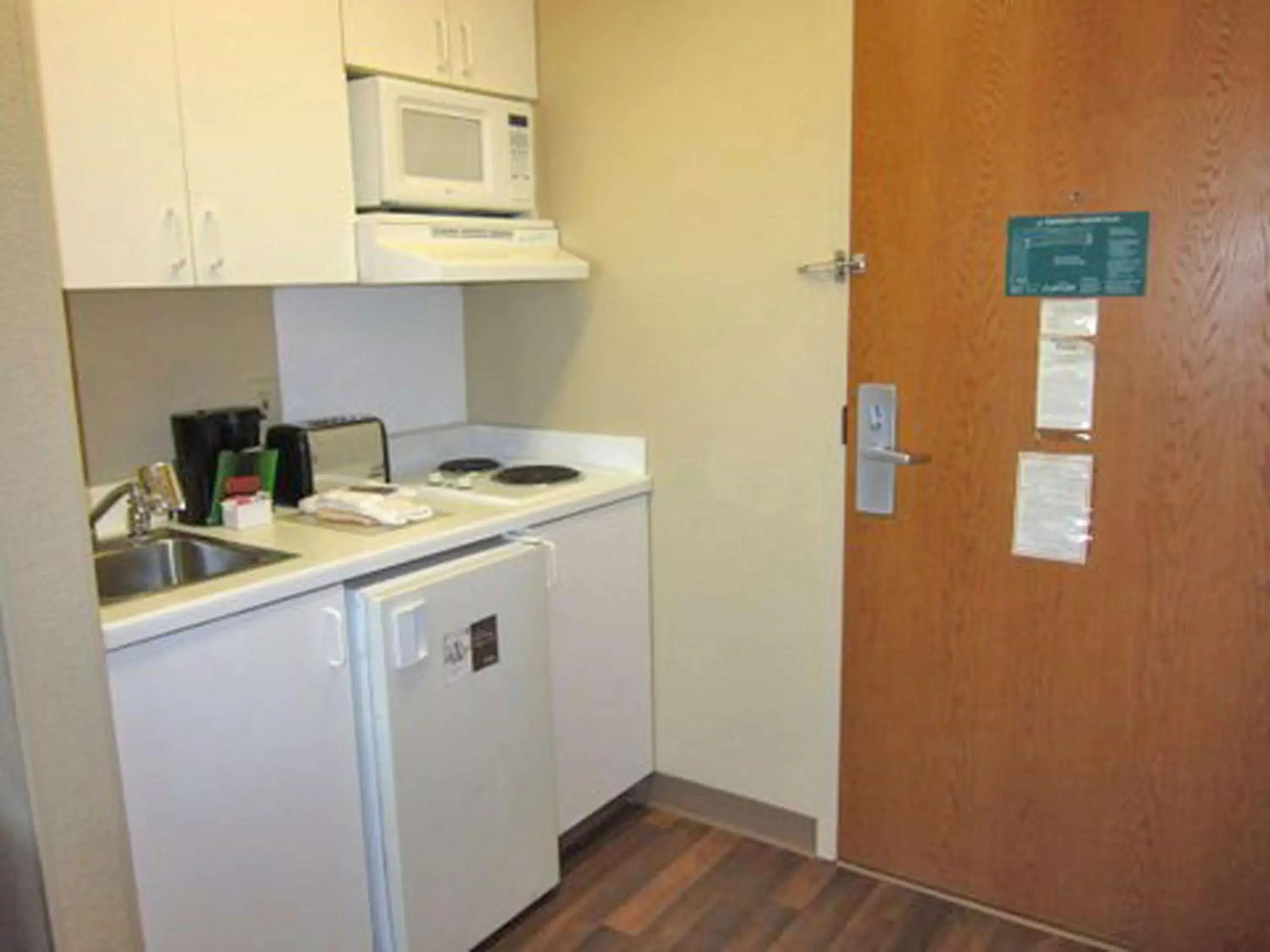 Kitchen or kitchenette, Kitchen/Kitchenette in Extended Stay America Suites - Austin - Round Rock - North