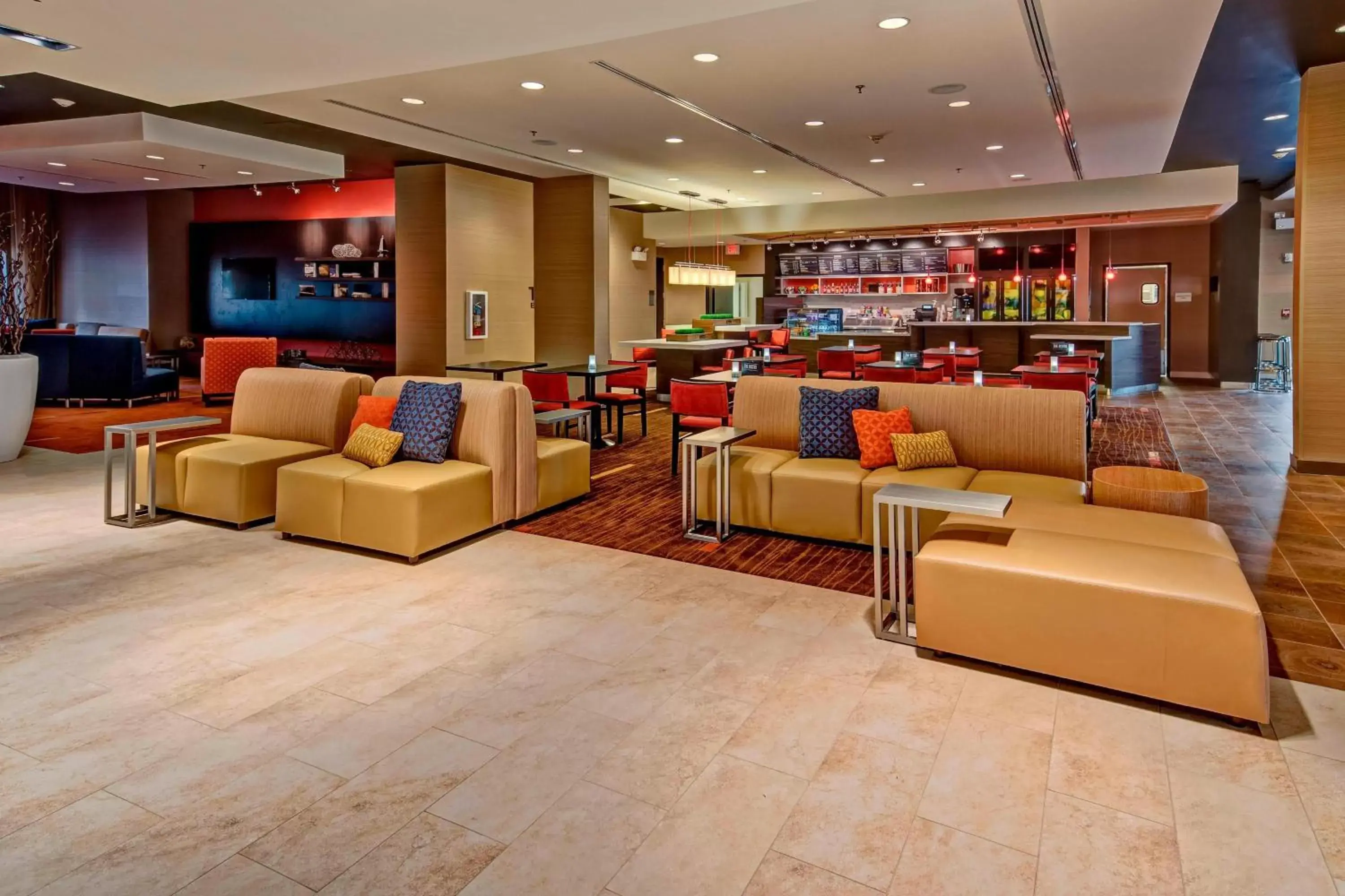 Lobby or reception, Lobby/Reception in Courtyard by Marriott Westbury Long Island