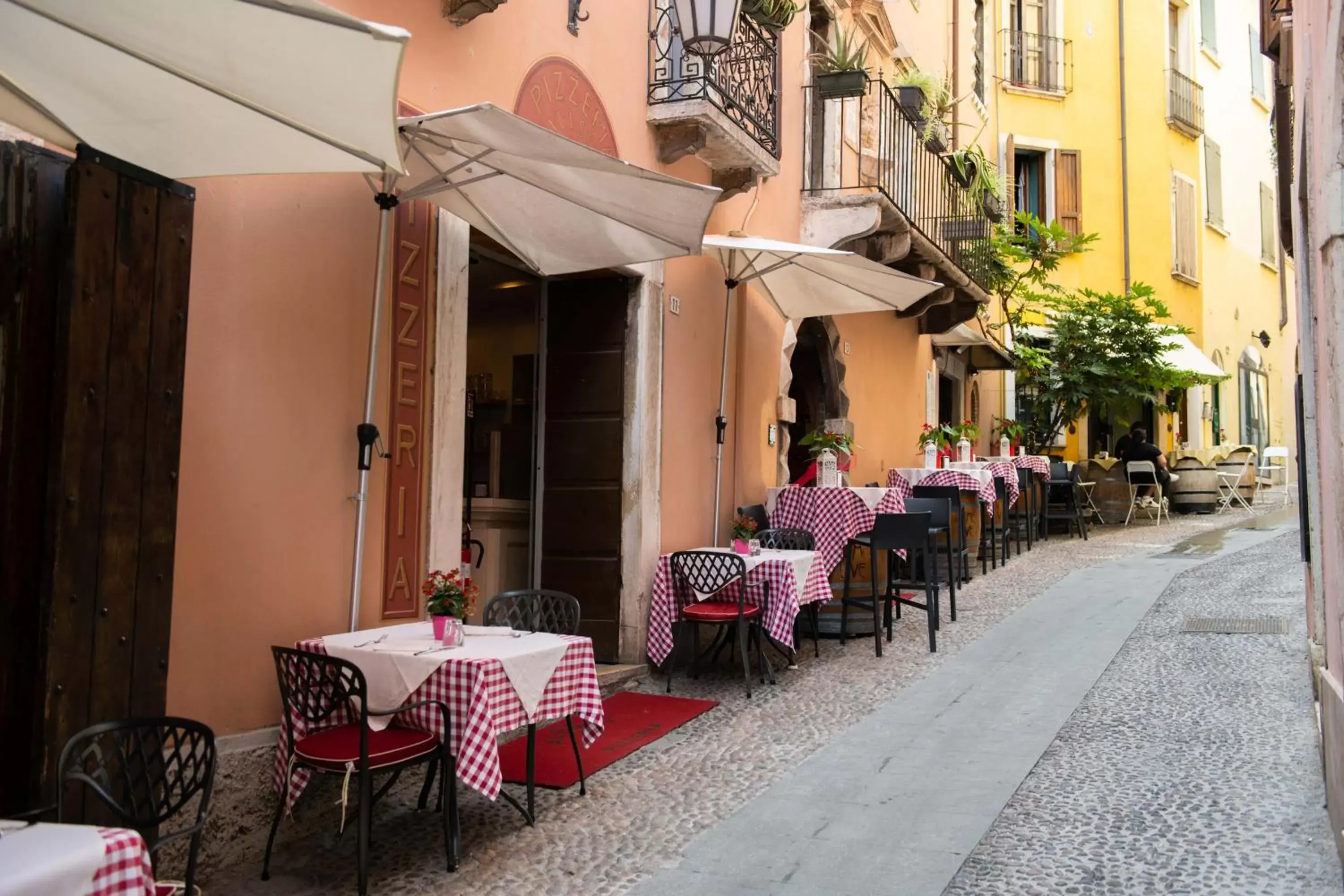 Property building in Alessi Hotel Trattoria Property building in Alessi Hotel Trattoria