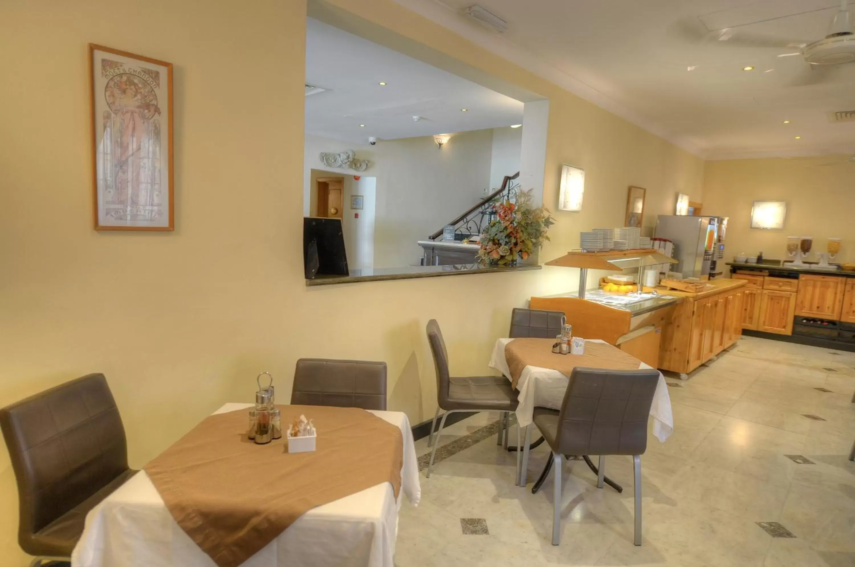 Dining area, Restaurant/Places to Eat in Allegro Hotel