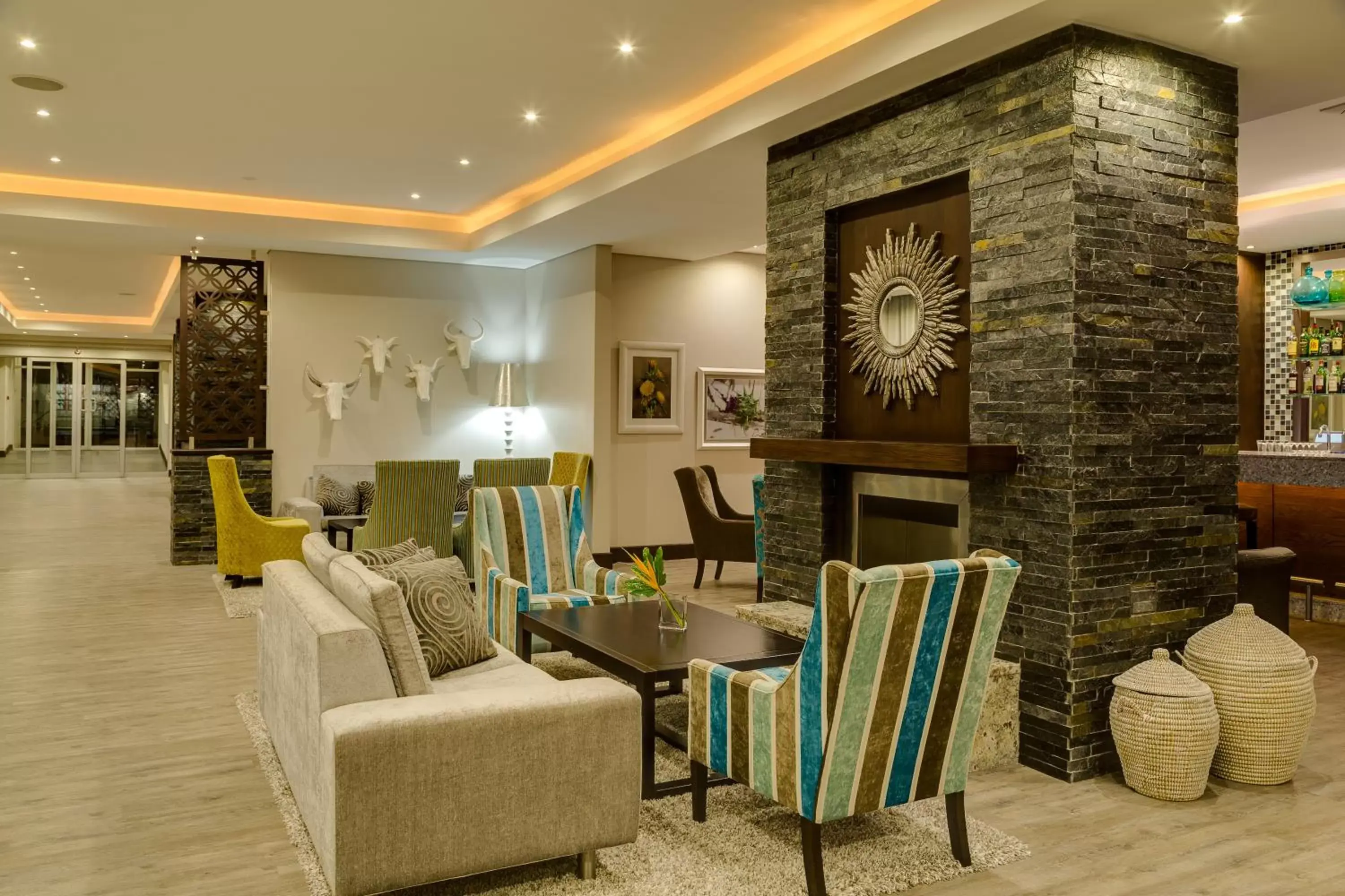 Lounge or bar, Restaurant/Places to Eat in ANEW Hotel Capital Pretoria