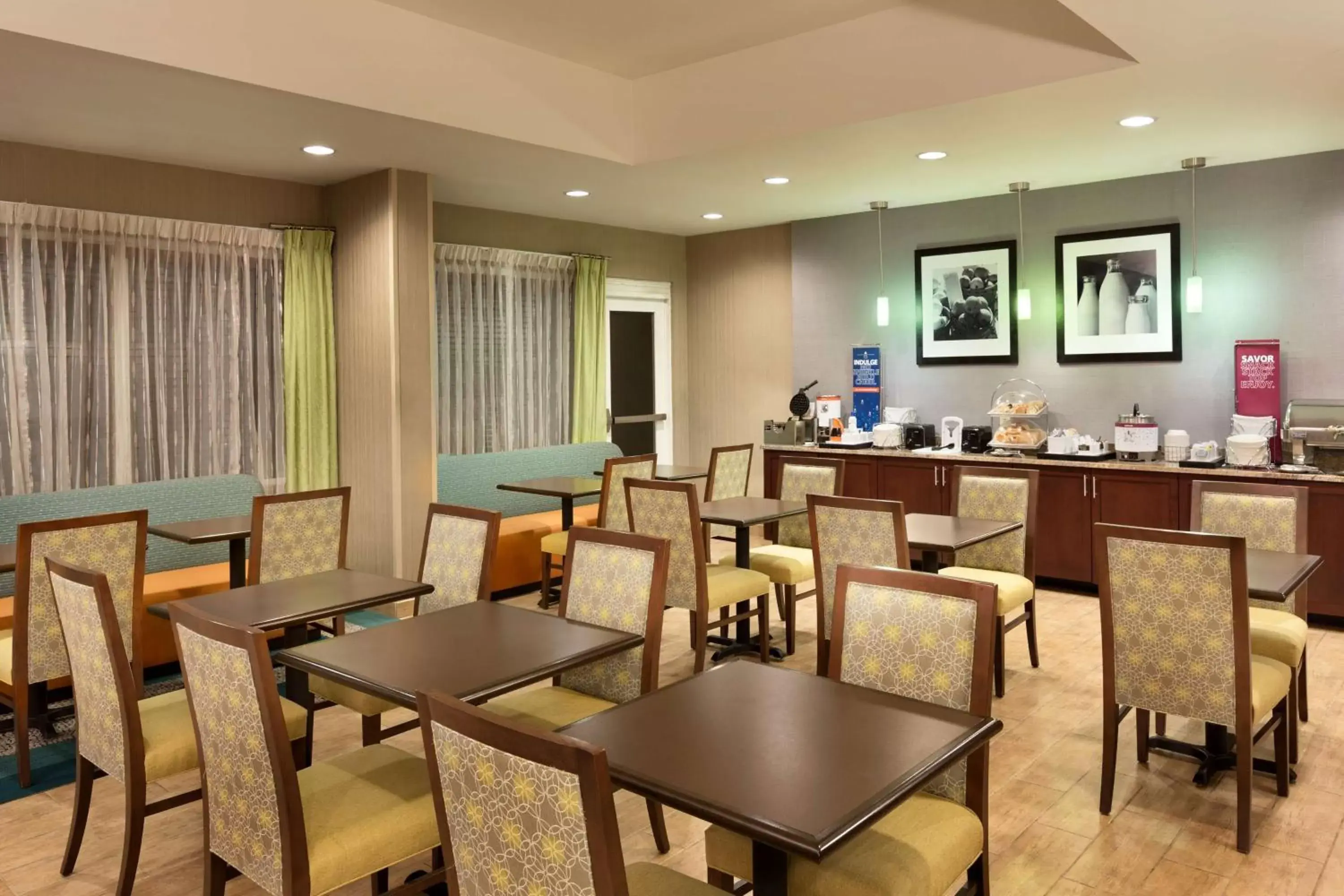 Breakfast, Restaurant/Places to Eat in Hampton Inn Denville-Rockaway-Parsippany