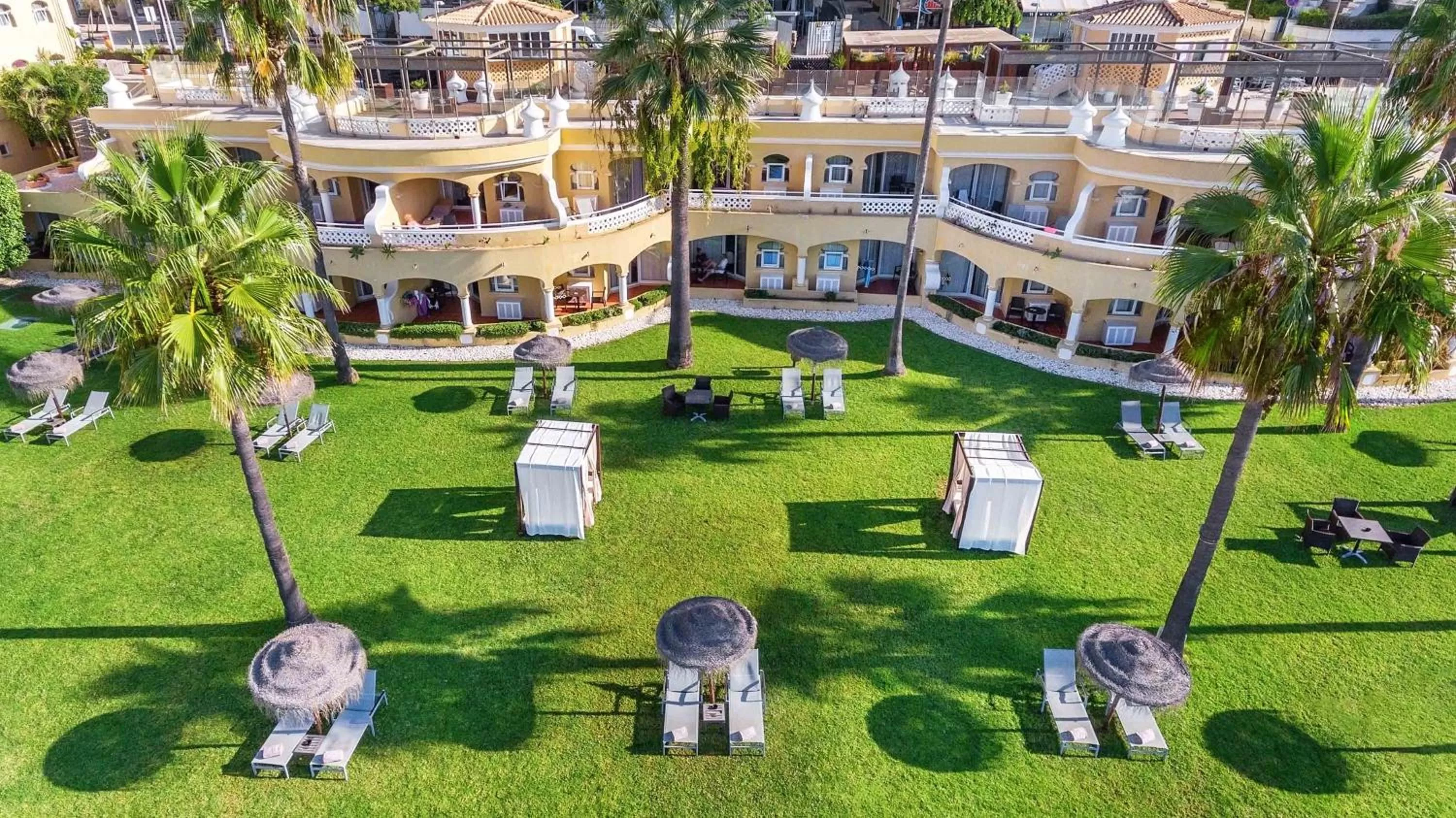 Garden in AP Oriental Beach - Adults Friendly