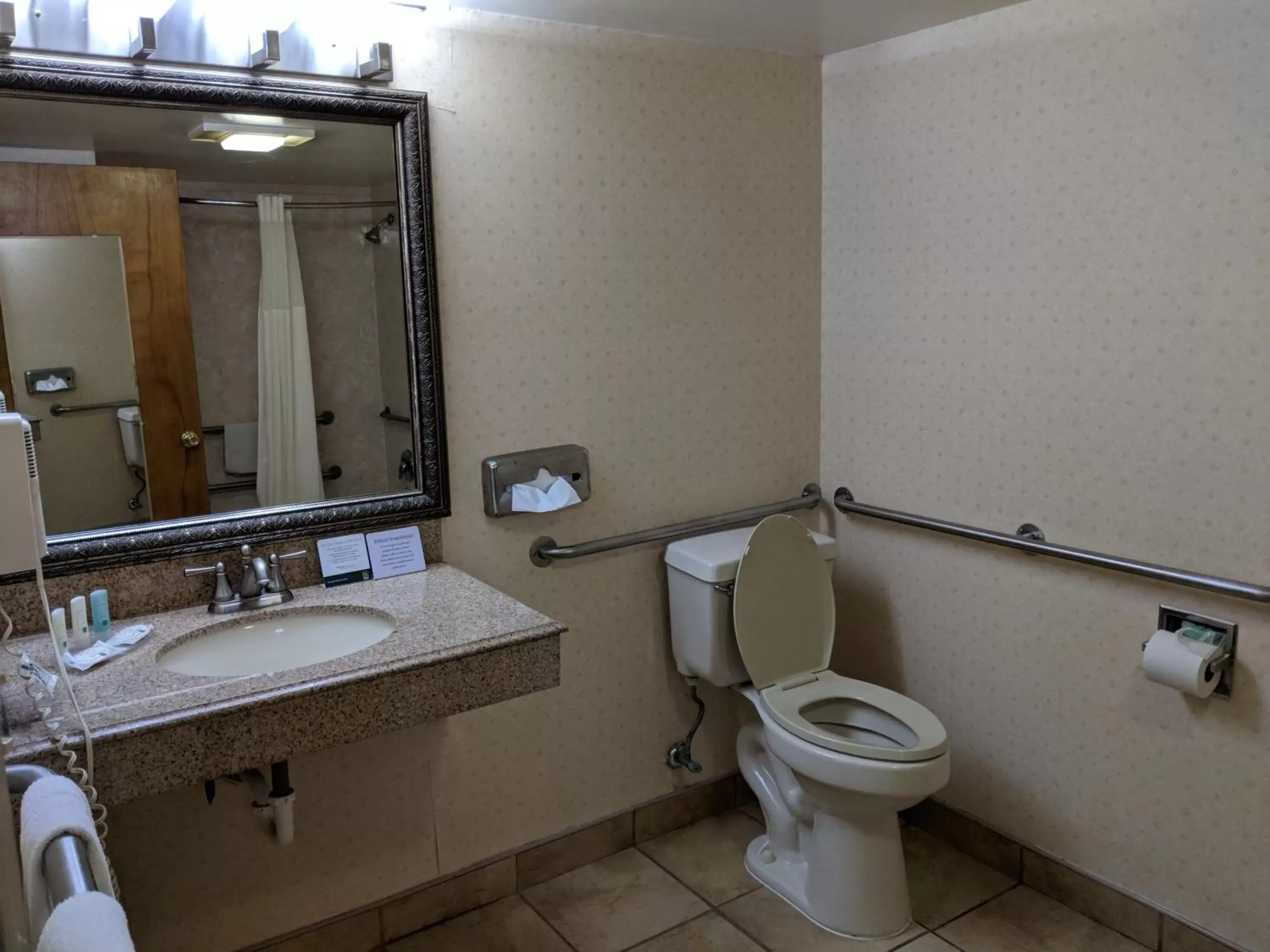 Bathroom in Quality Inn Salem - I-81